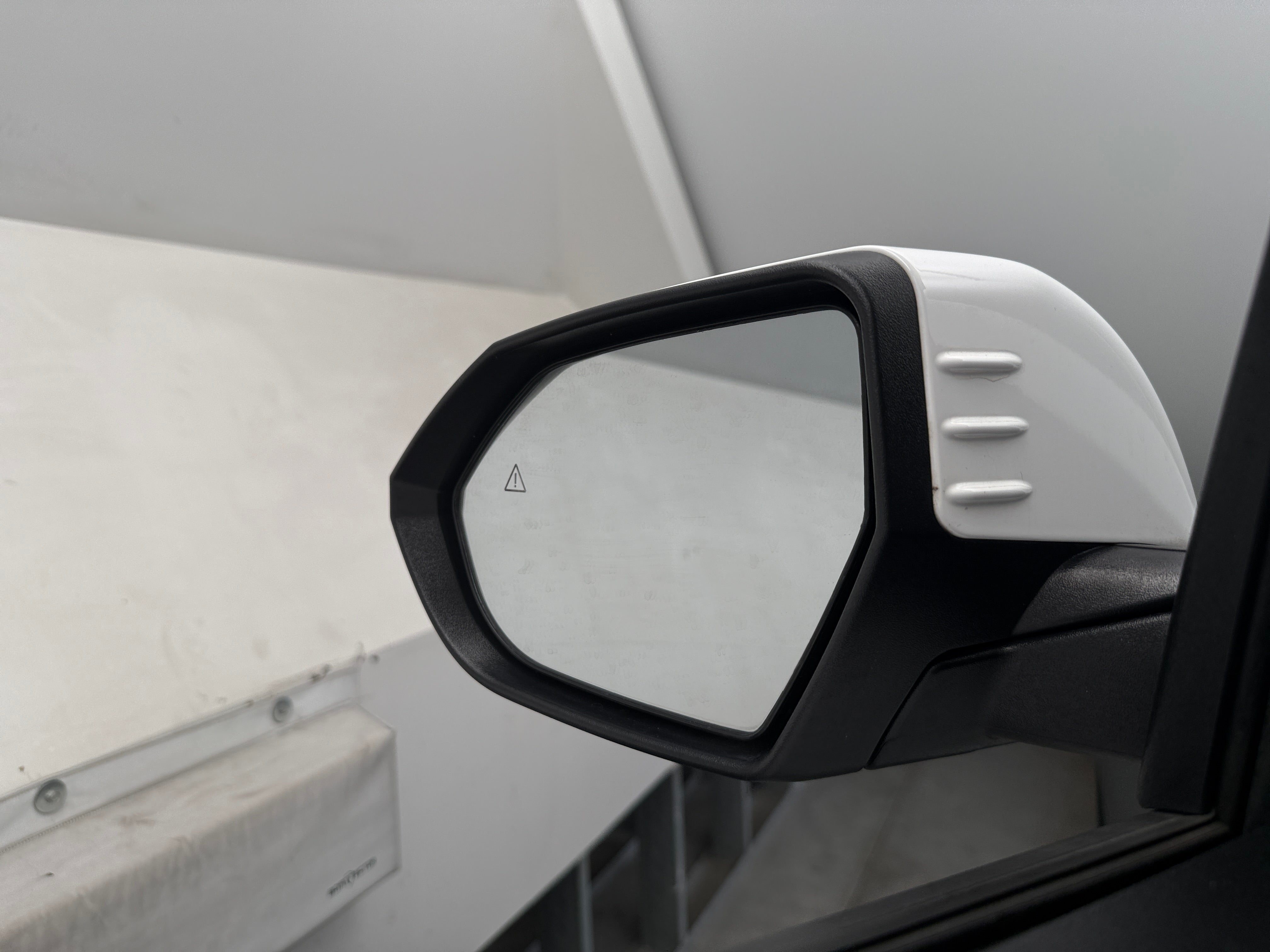 2025 Hyundai Kona SEL - Photo 11