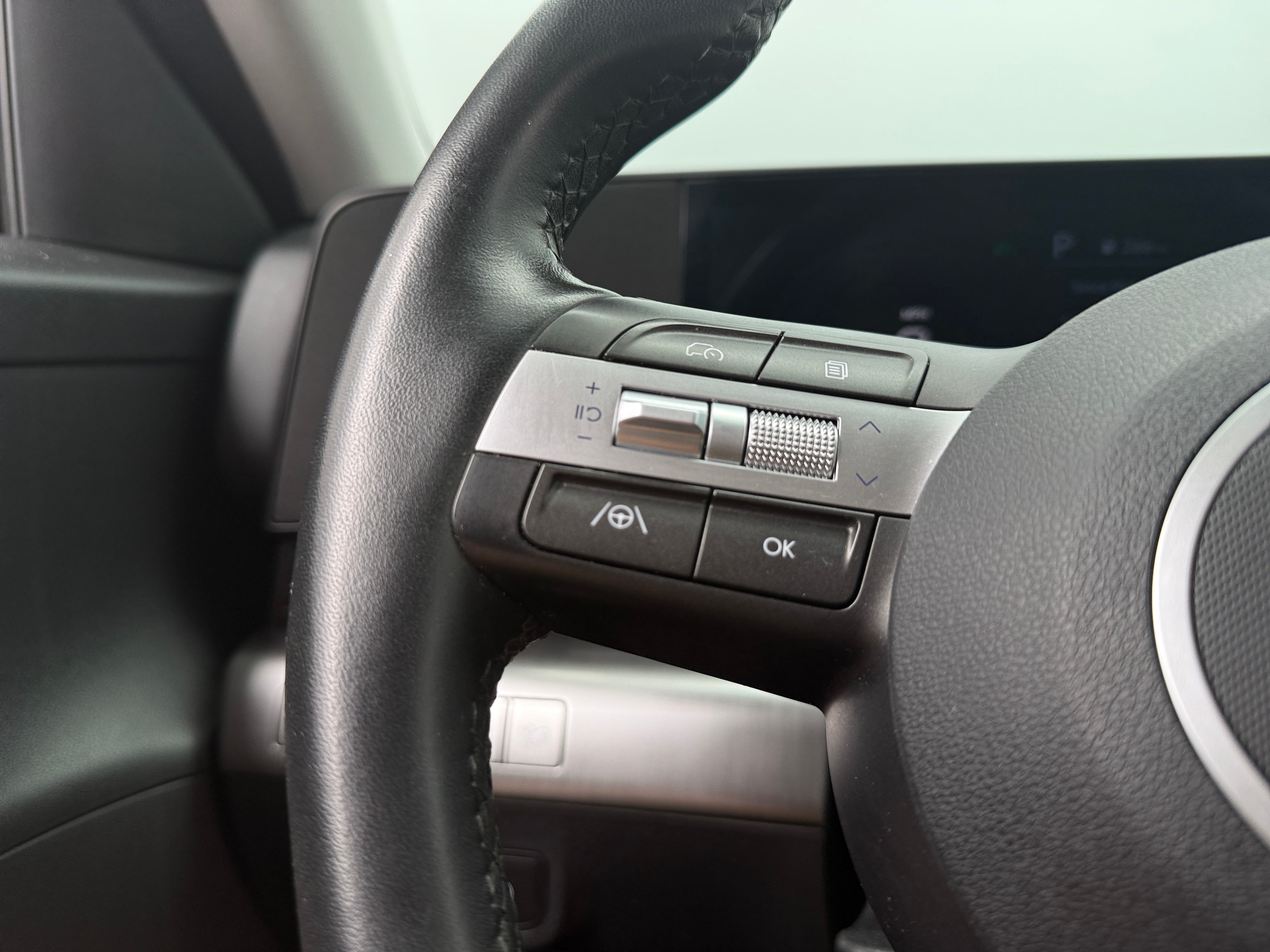 2025 Hyundai Kona SEL - Photo 12