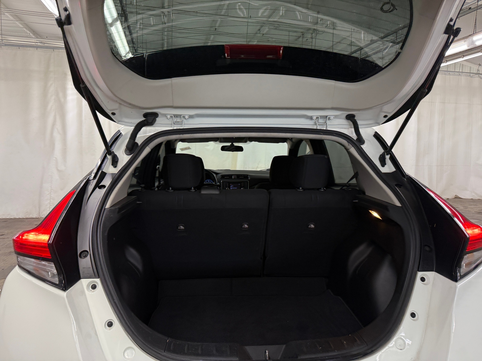 Thumbnail: 2018 Nissan Leaf - 7