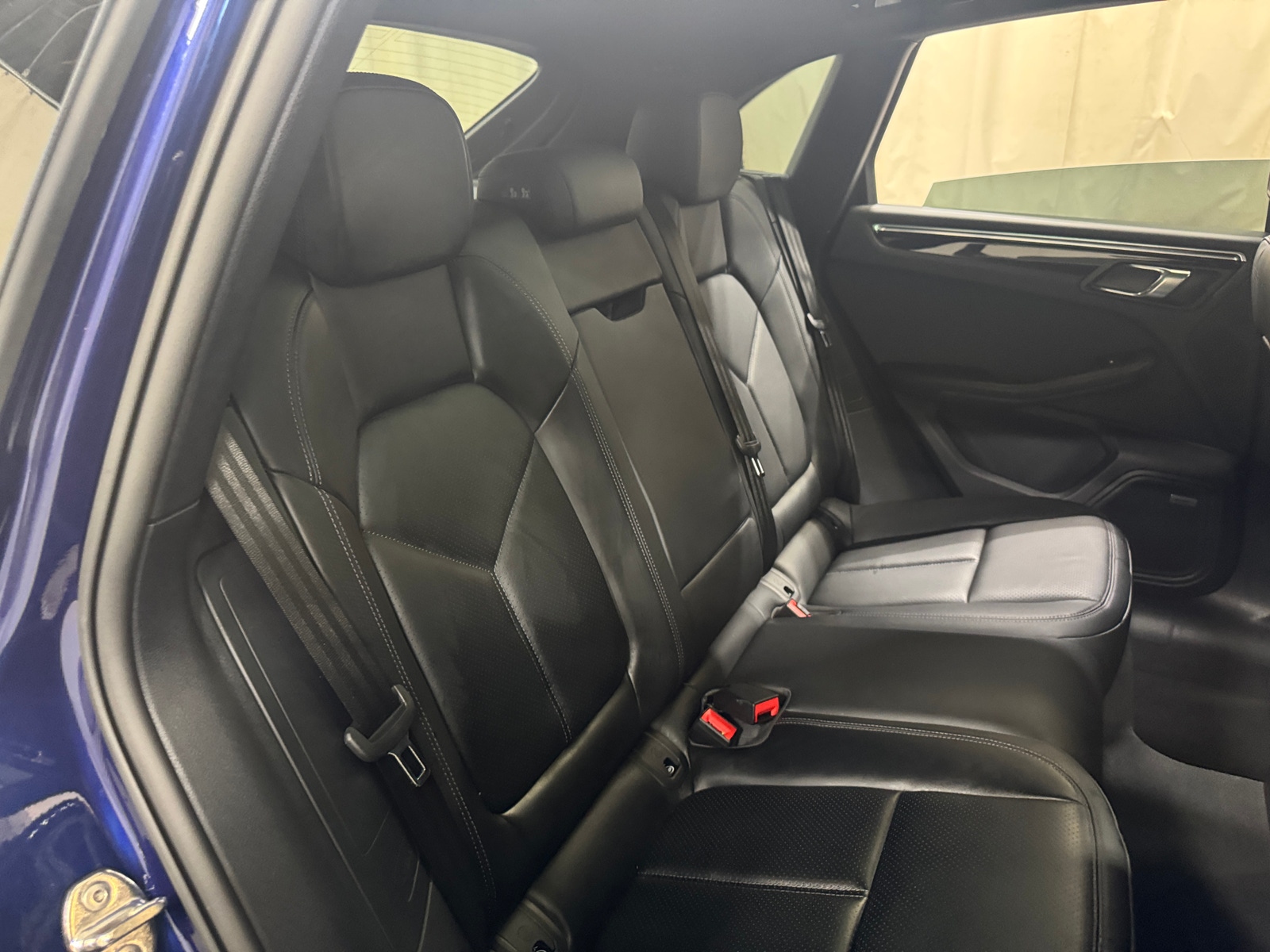 Thumbnail: 2025 Porsche Macan - 5