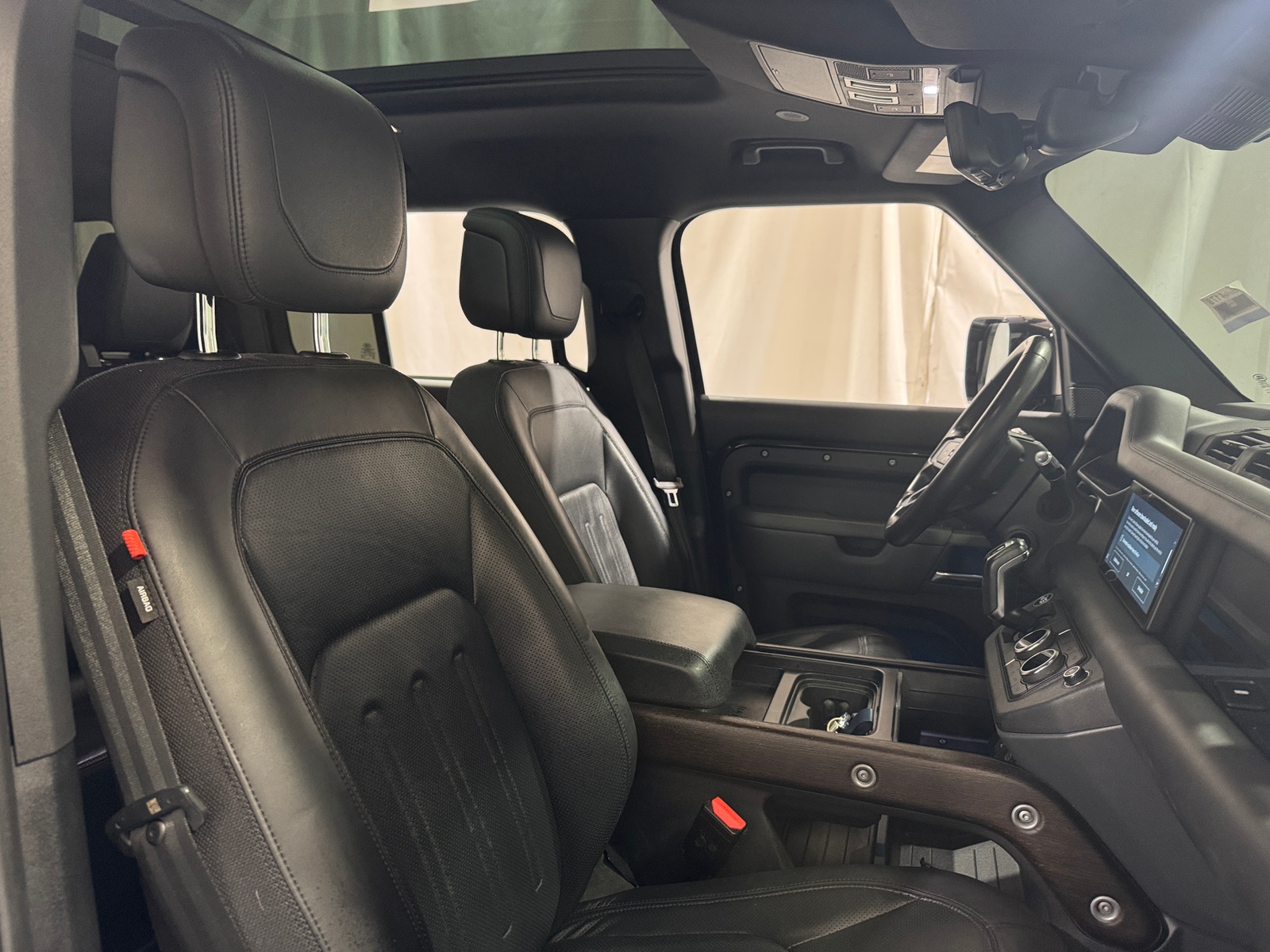 Thumbnail: 2020 Land Rover Defender - 2