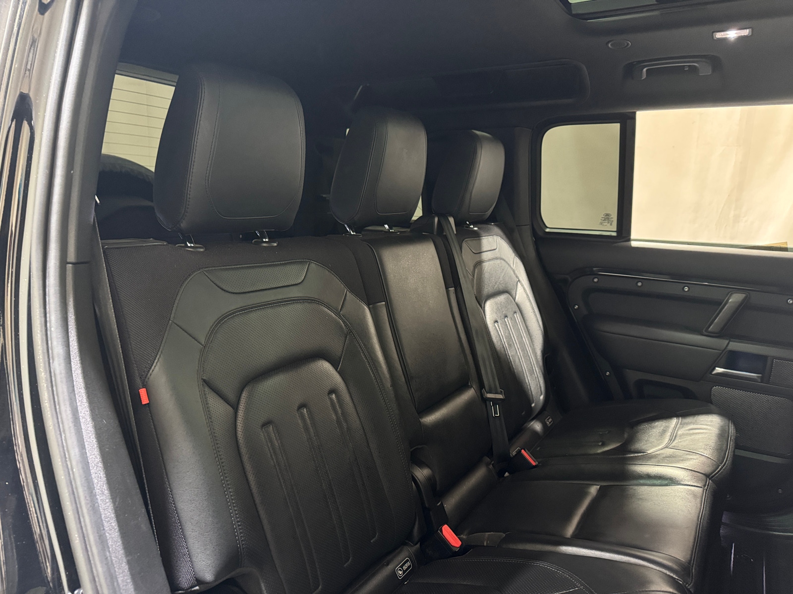 Thumbnail: 2020 Land Rover Defender - 6