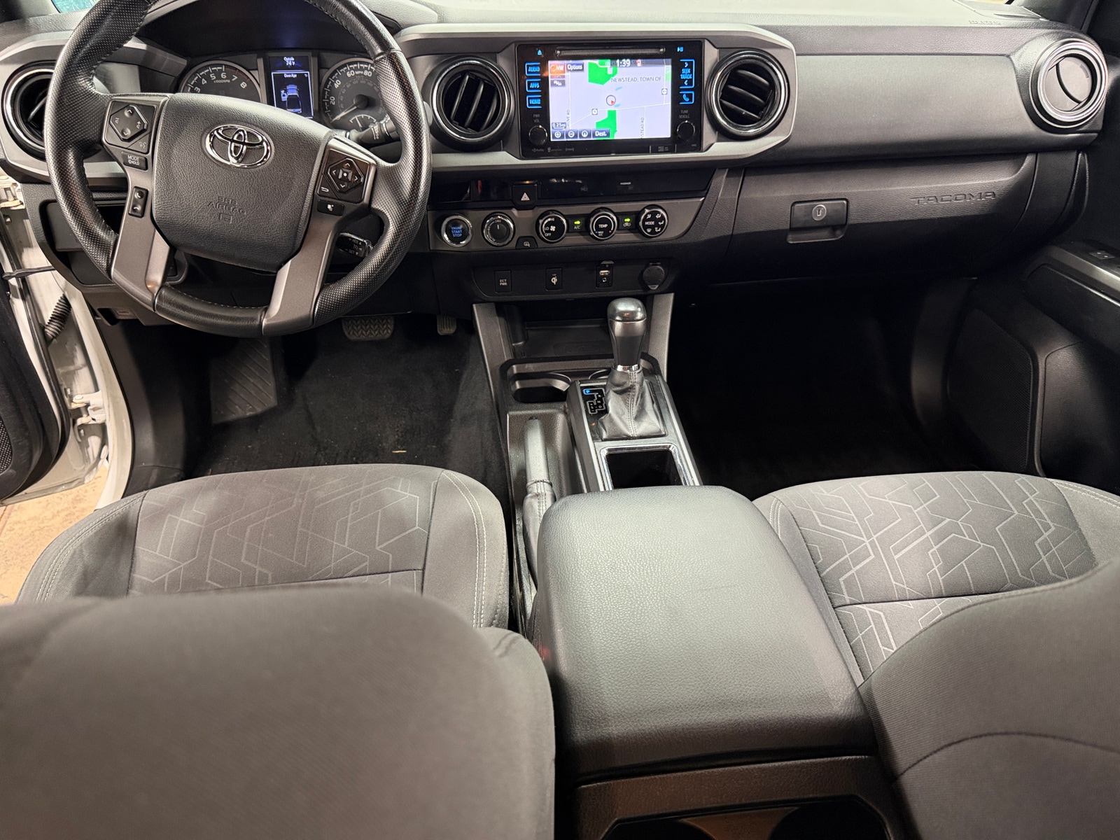 Thumbnail: 2016 Toyota Tacoma - 3