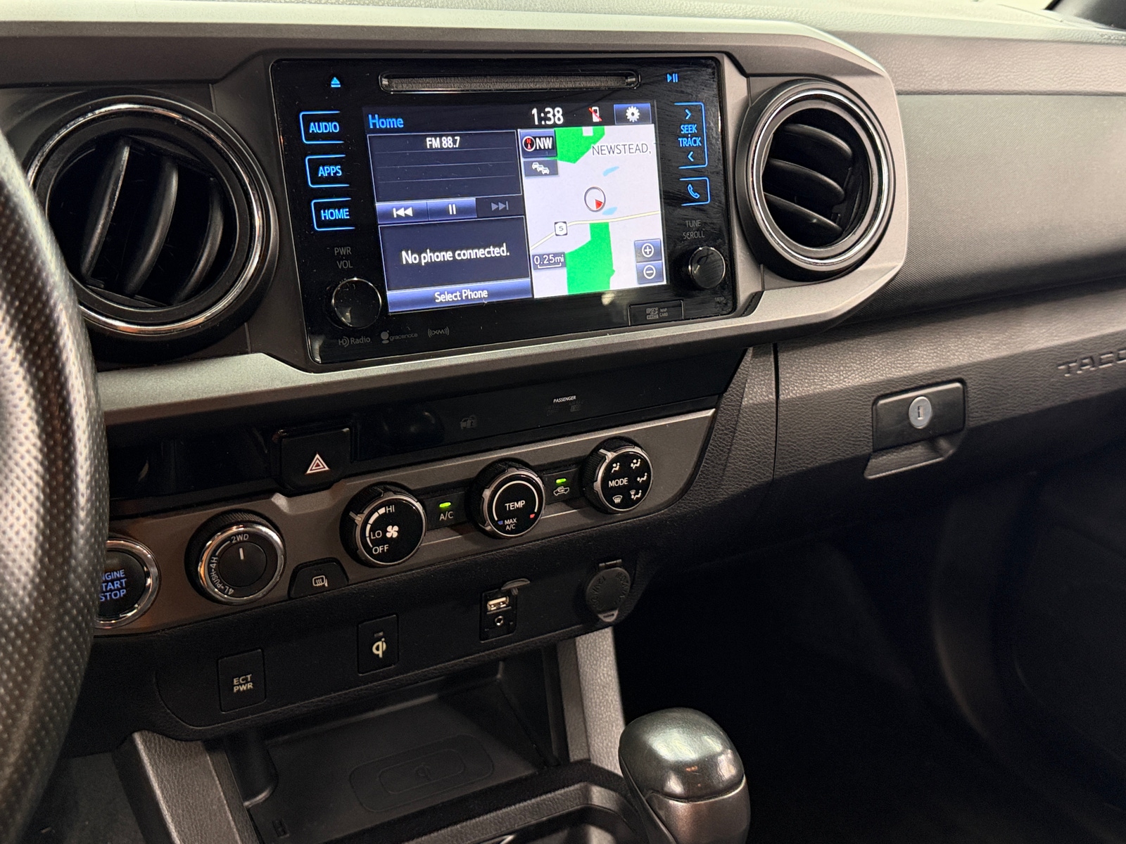 Thumbnail: 2016 Toyota Tacoma - 4