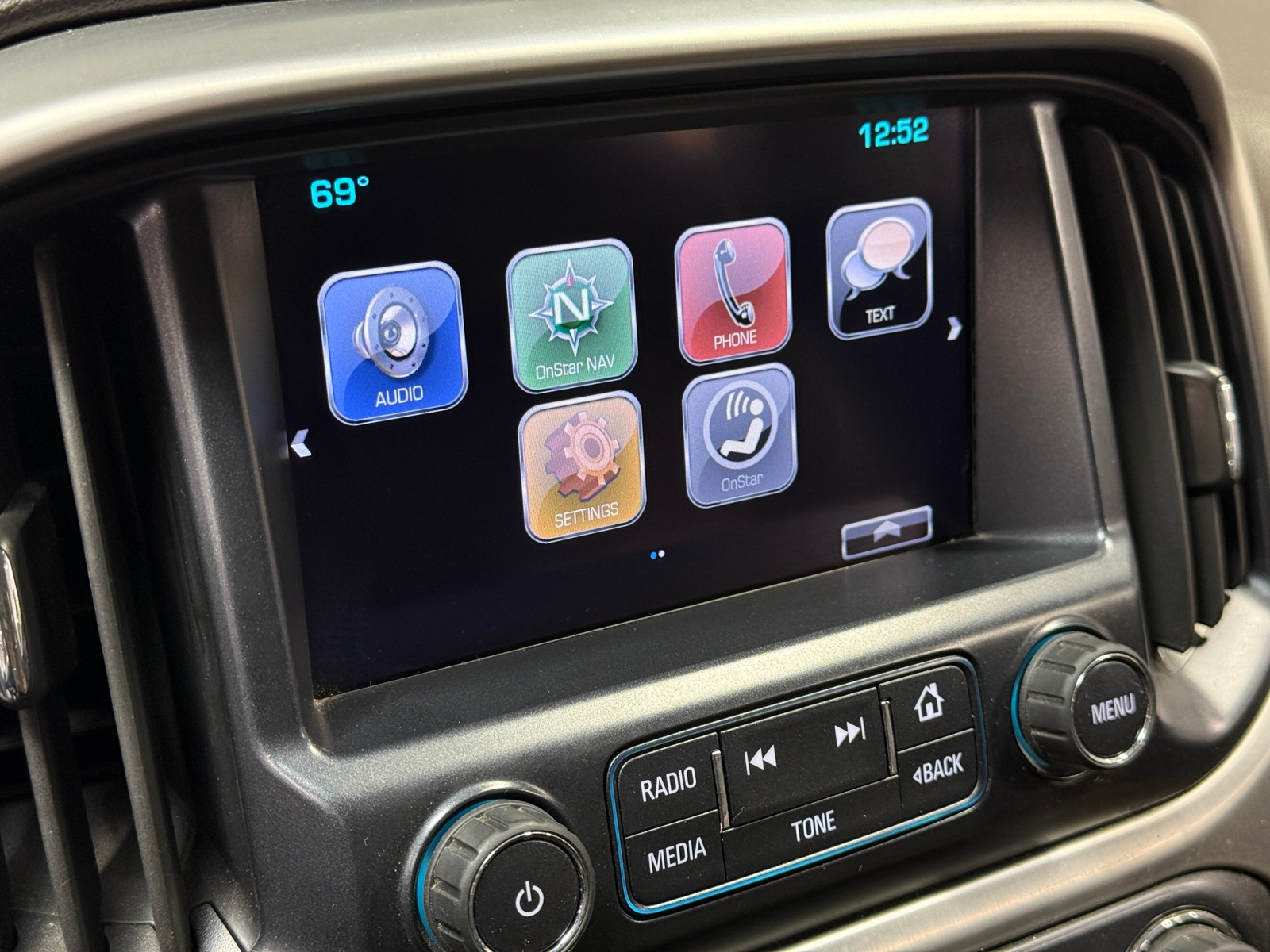 Thumbnail: 2018 GMC Canyon - 3