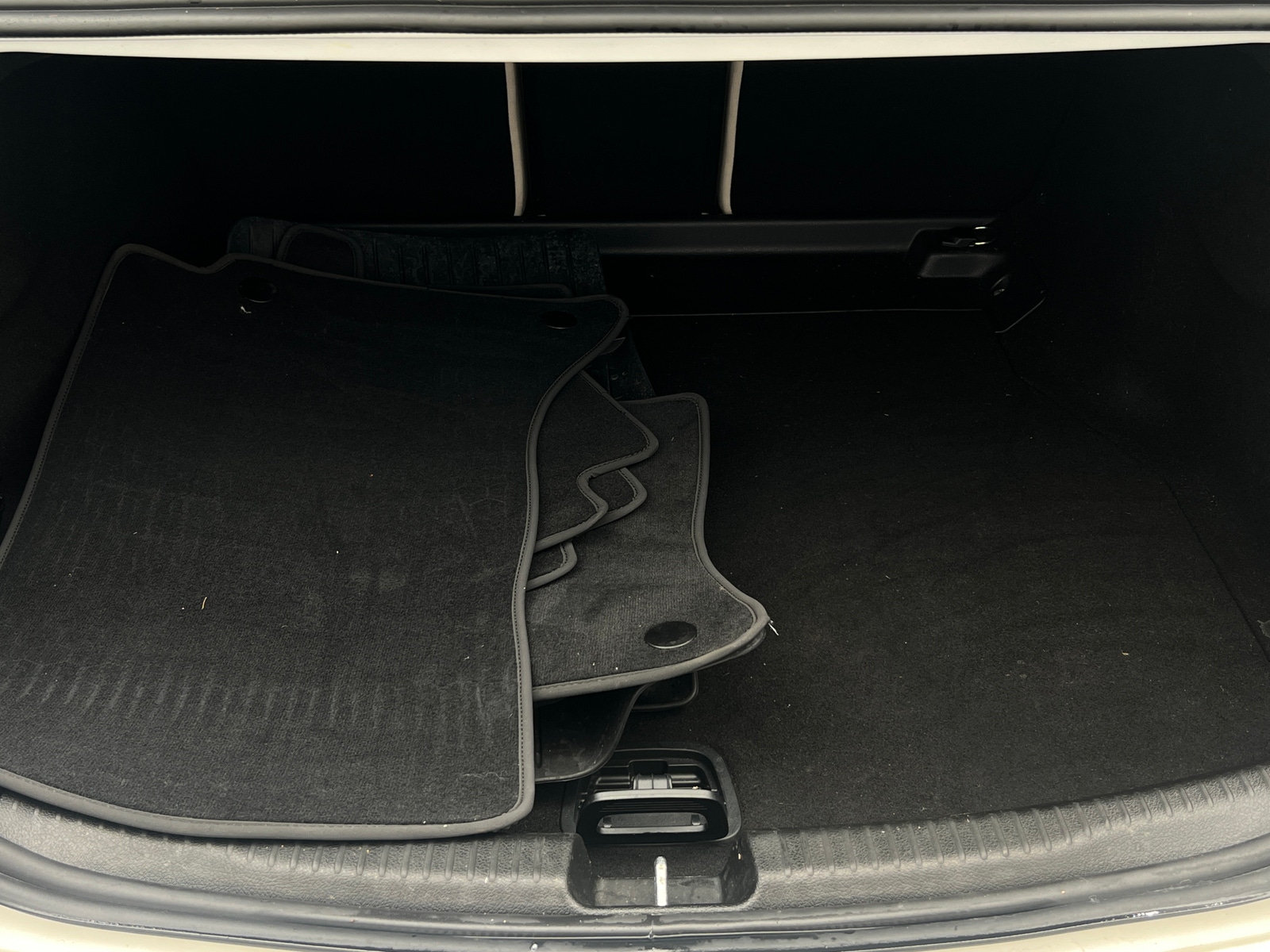 Thumbnail: 2022 Mercedes-Benz C-Class - 6