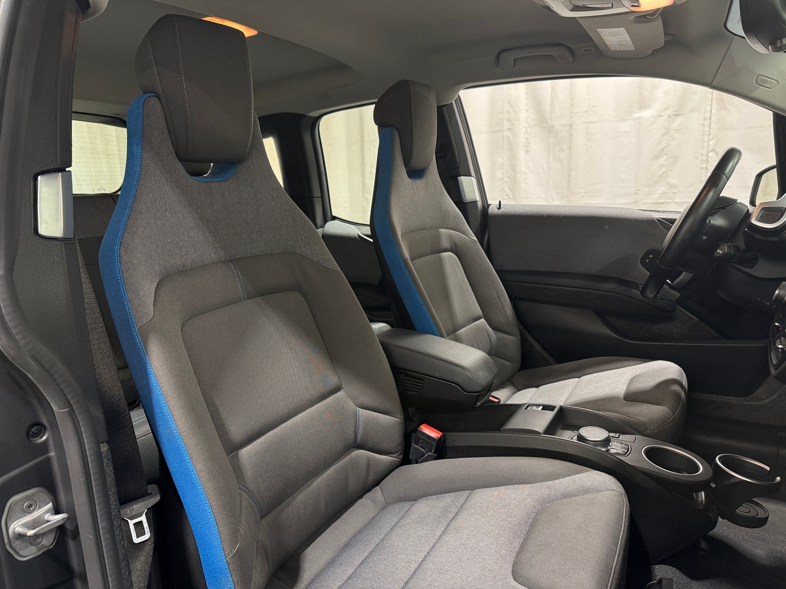 Thumbnail: 2019 BMW i3 - 2