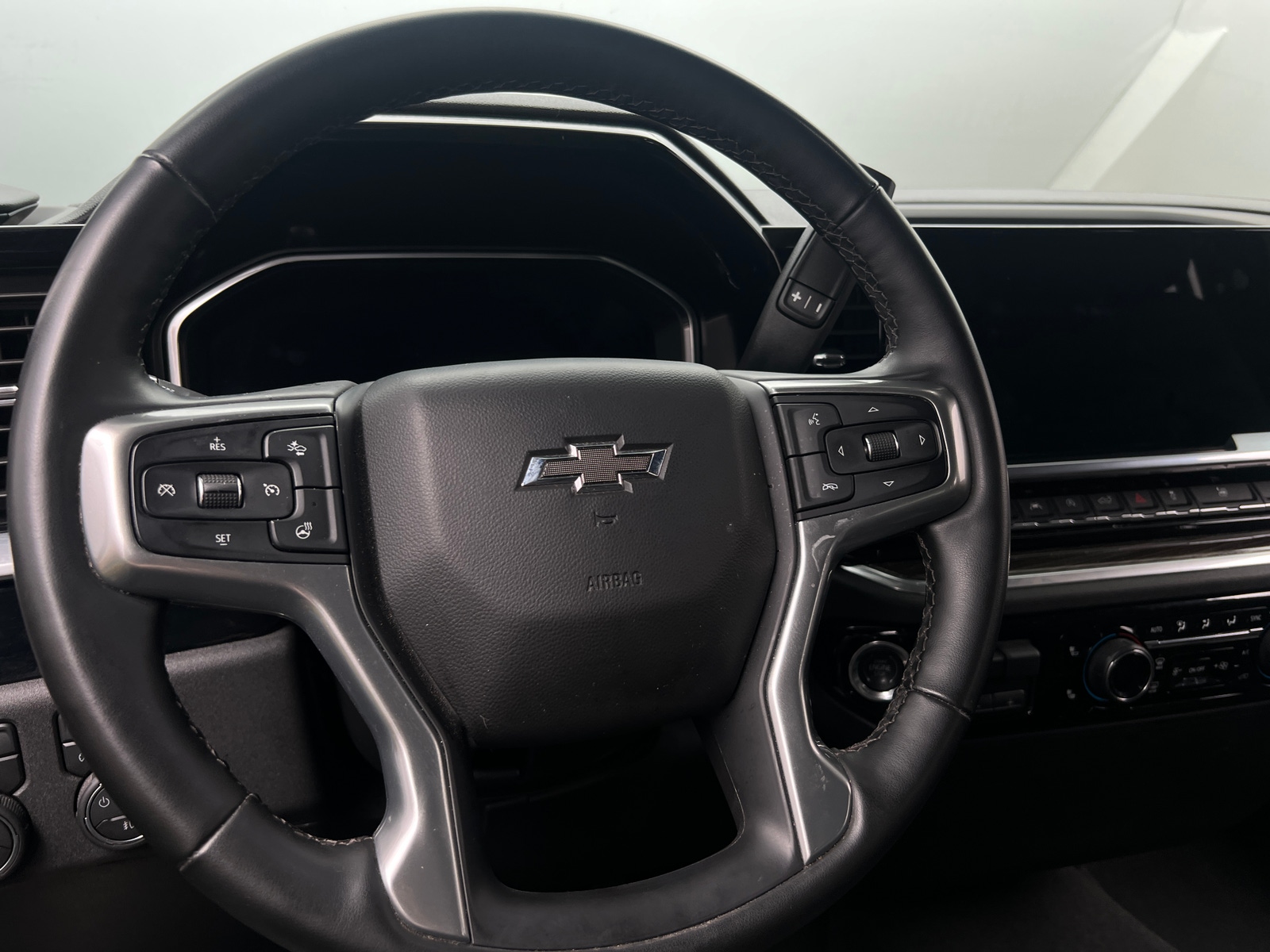 Thumbnail: 2026 Chevrolet Silverado 1500 - 5
