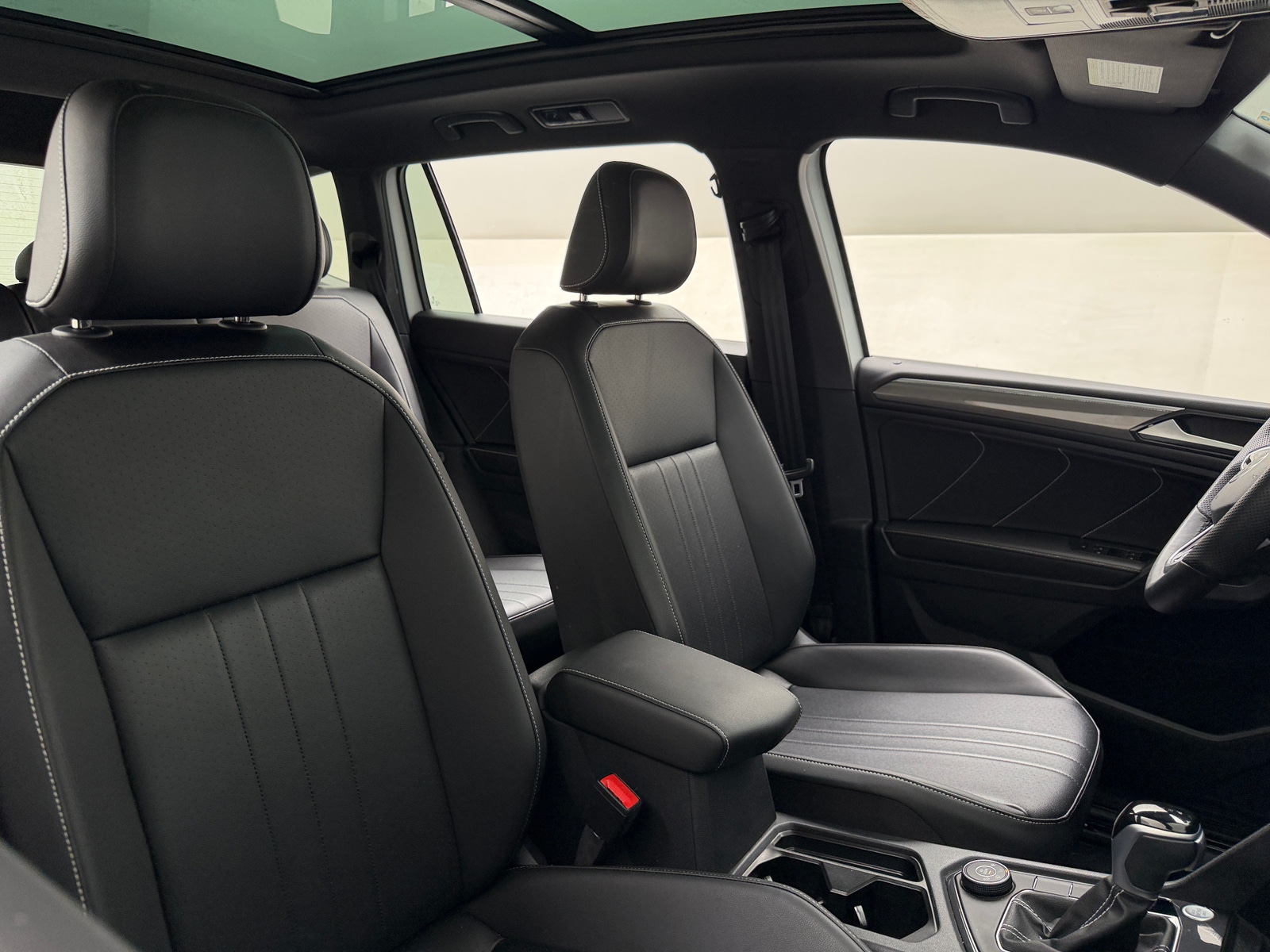 Thumbnail: 2024 Volkswagen Tiguan - 2