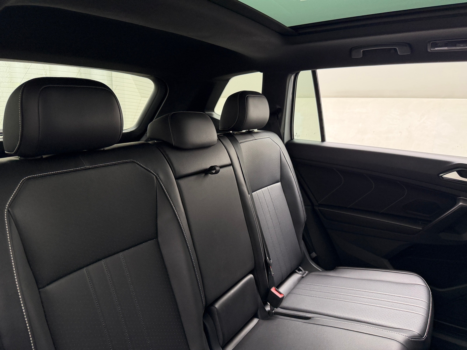 Thumbnail: 2024 Volkswagen Tiguan - 6