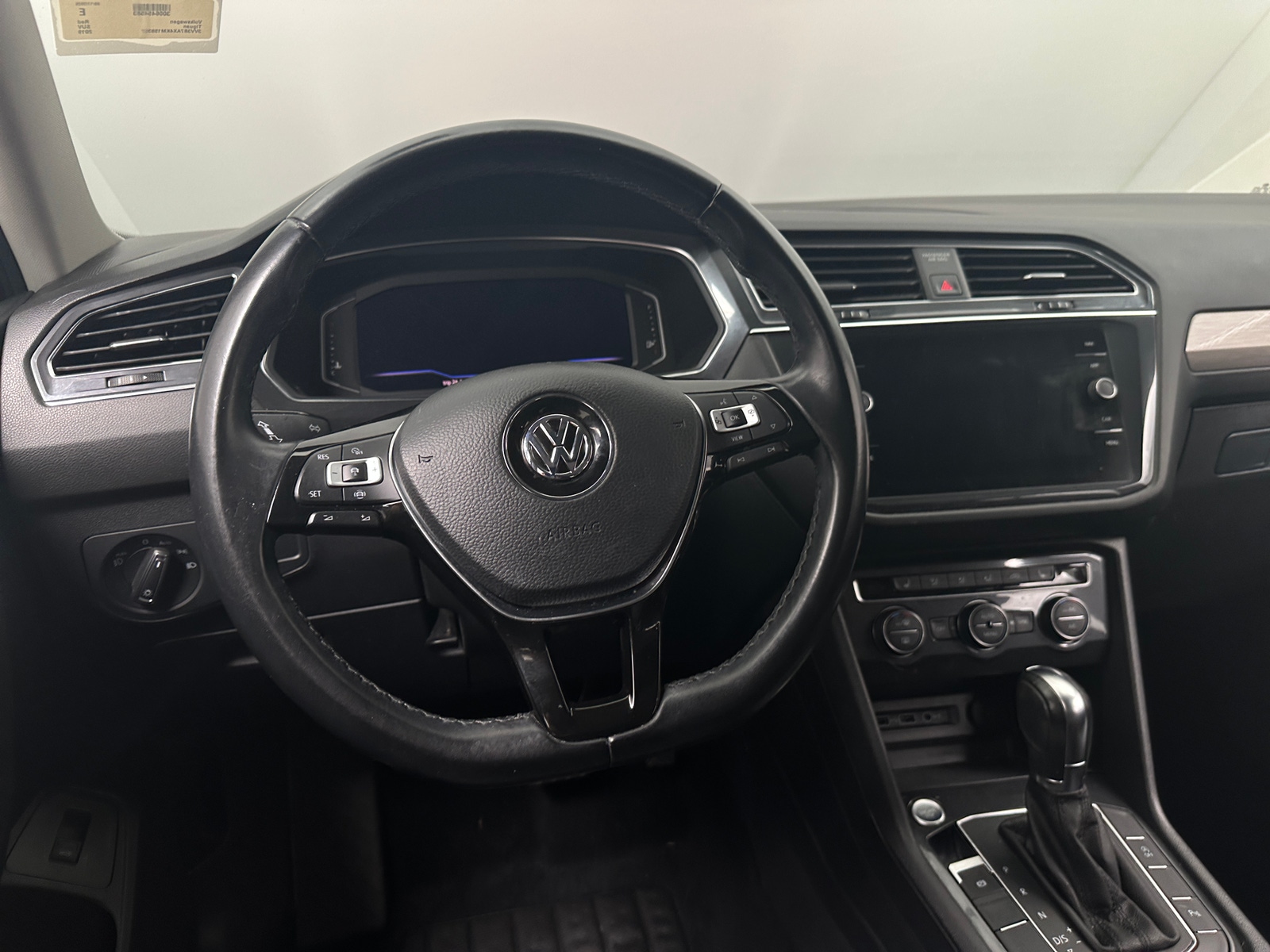 Thumbnail: 2019 Volkswagen Tiguan - 5