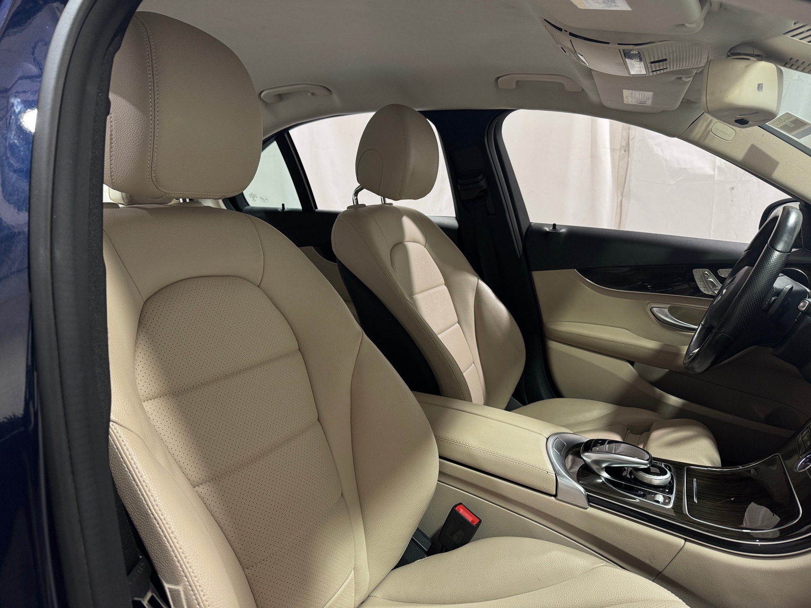 Thumbnail: 2015 Mercedes-Benz C-Class - 2
