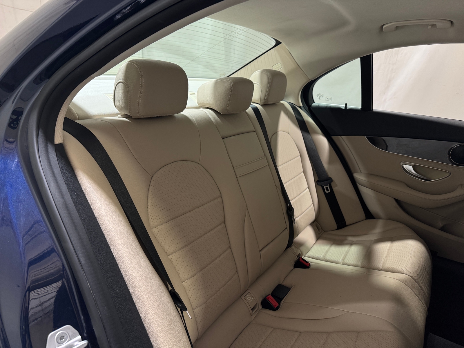 Thumbnail: 2015 Mercedes-Benz C-Class - 6