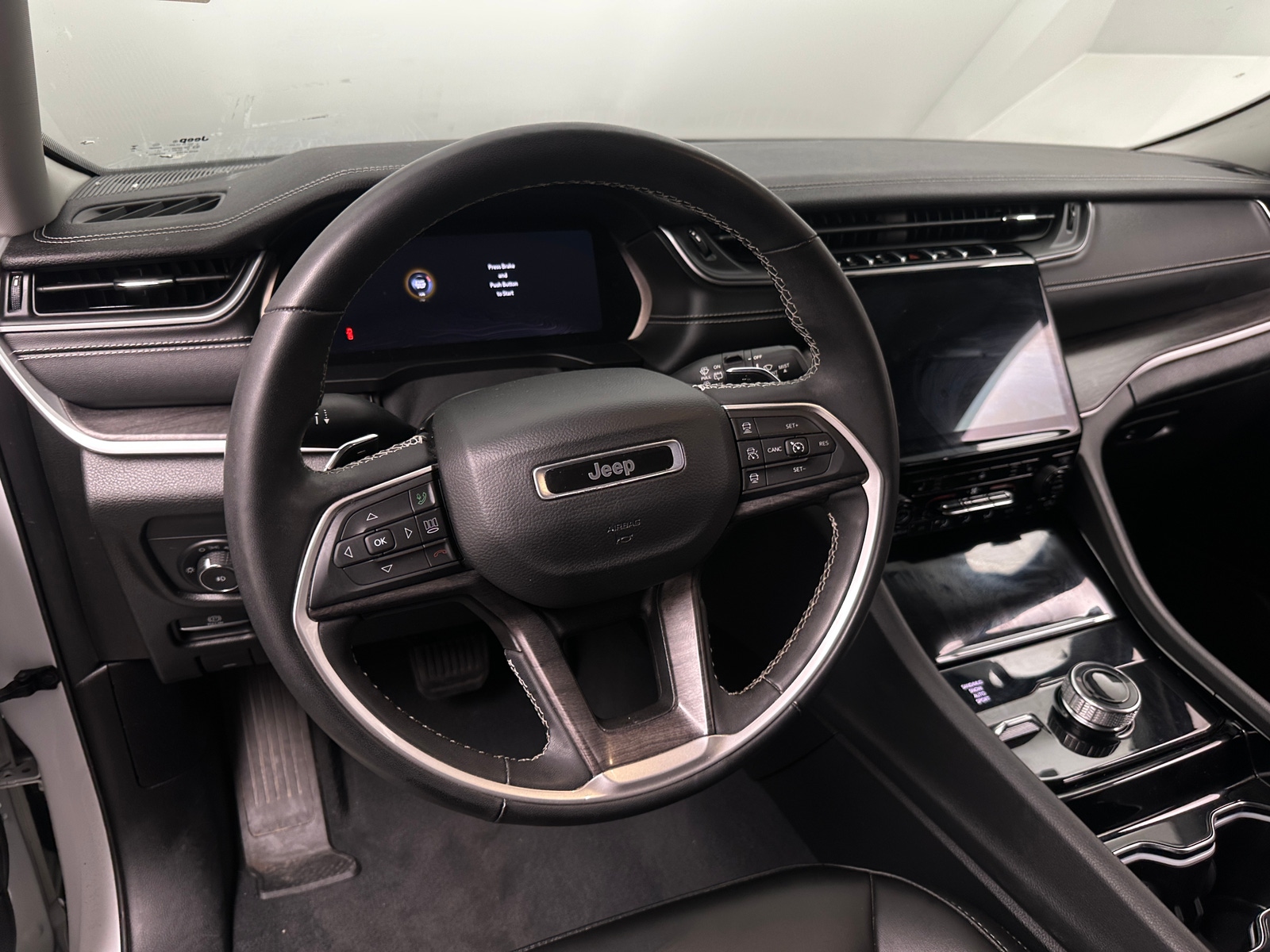 Thumbnail: 2023 Jeep Grand Cherokee L - 4
