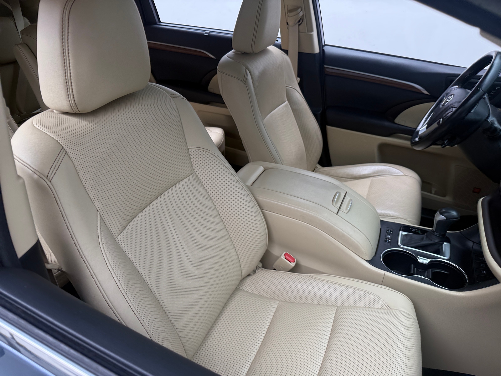 Thumbnail: 2018 Toyota Highlander - 2