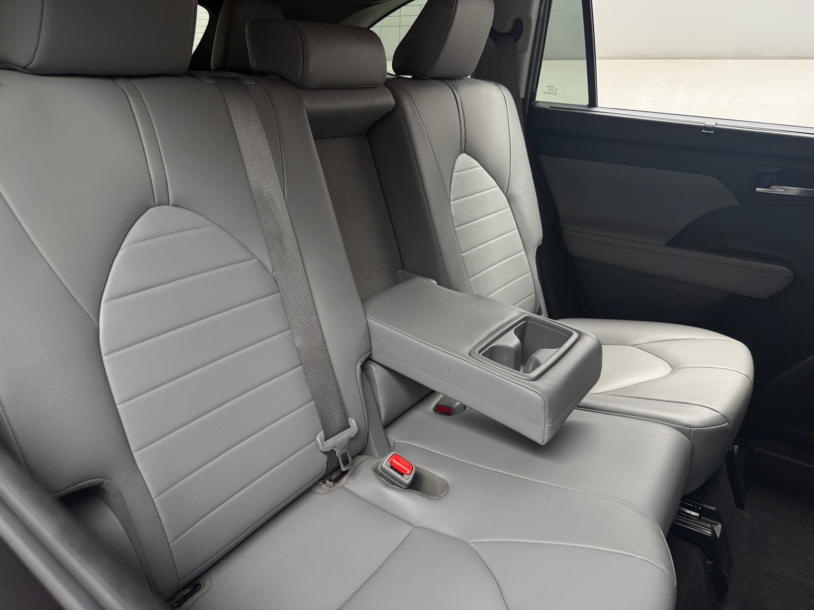 Thumbnail: 2020 Toyota Highlander - 6