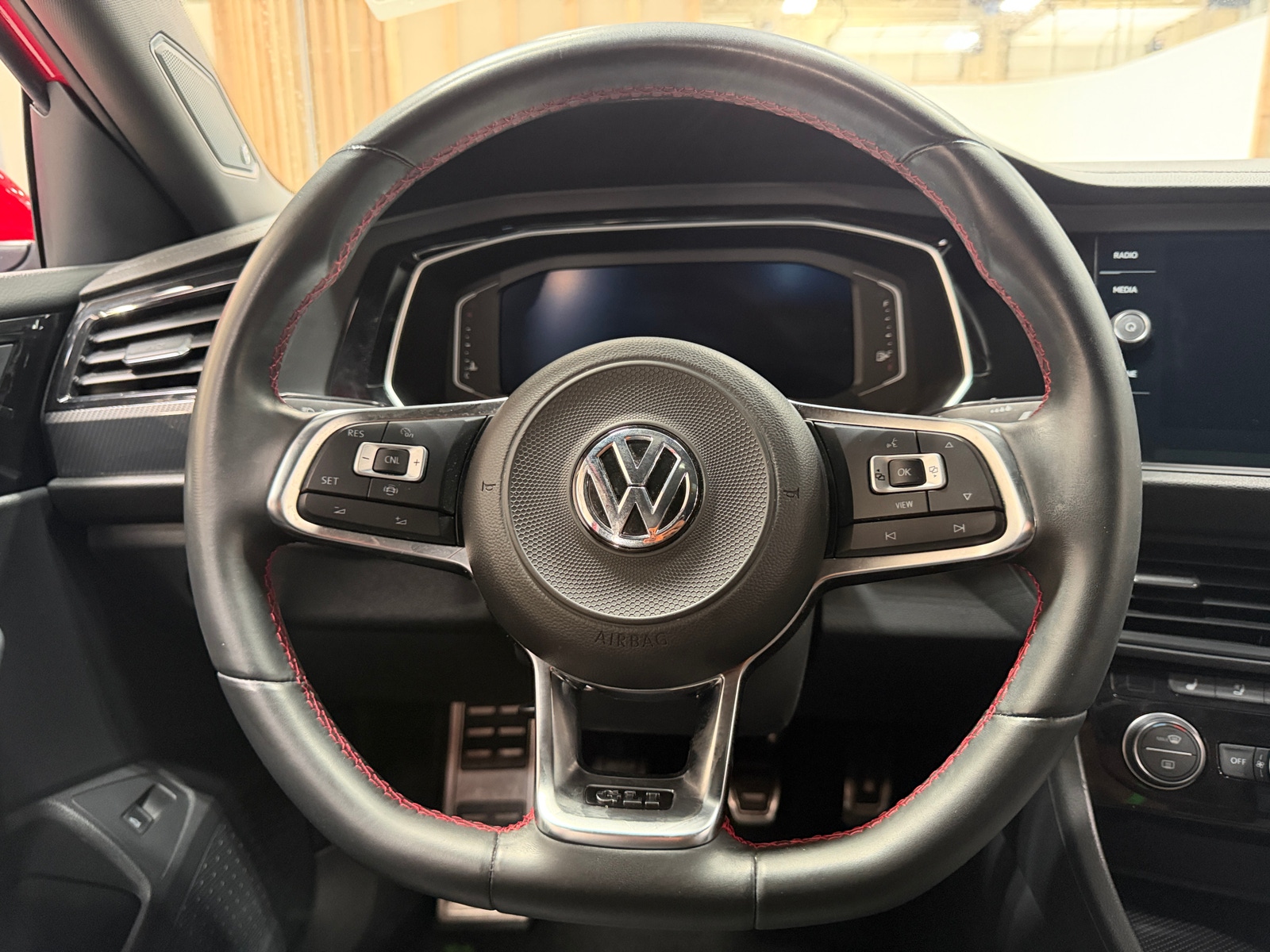 Thumbnail: 2019 Volkswagen Jetta - 4