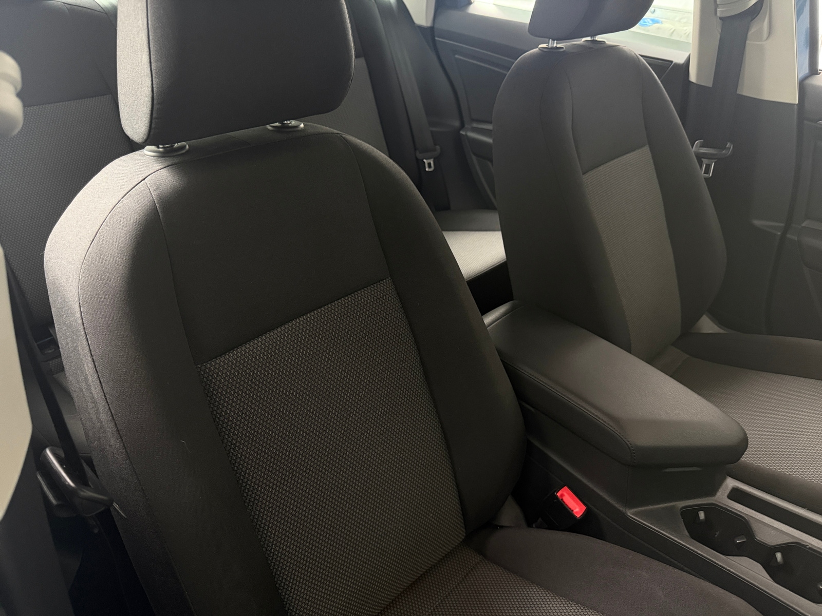 Thumbnail: 2019 Volkswagen Jetta - 2
