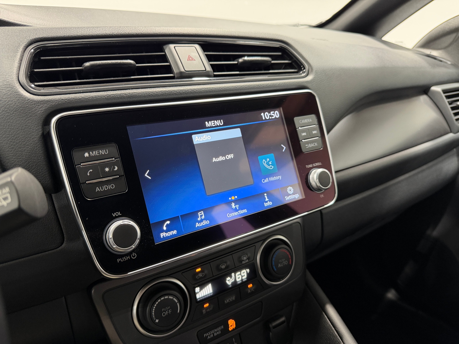 Thumbnail: 2022 Nissan Leaf - 4