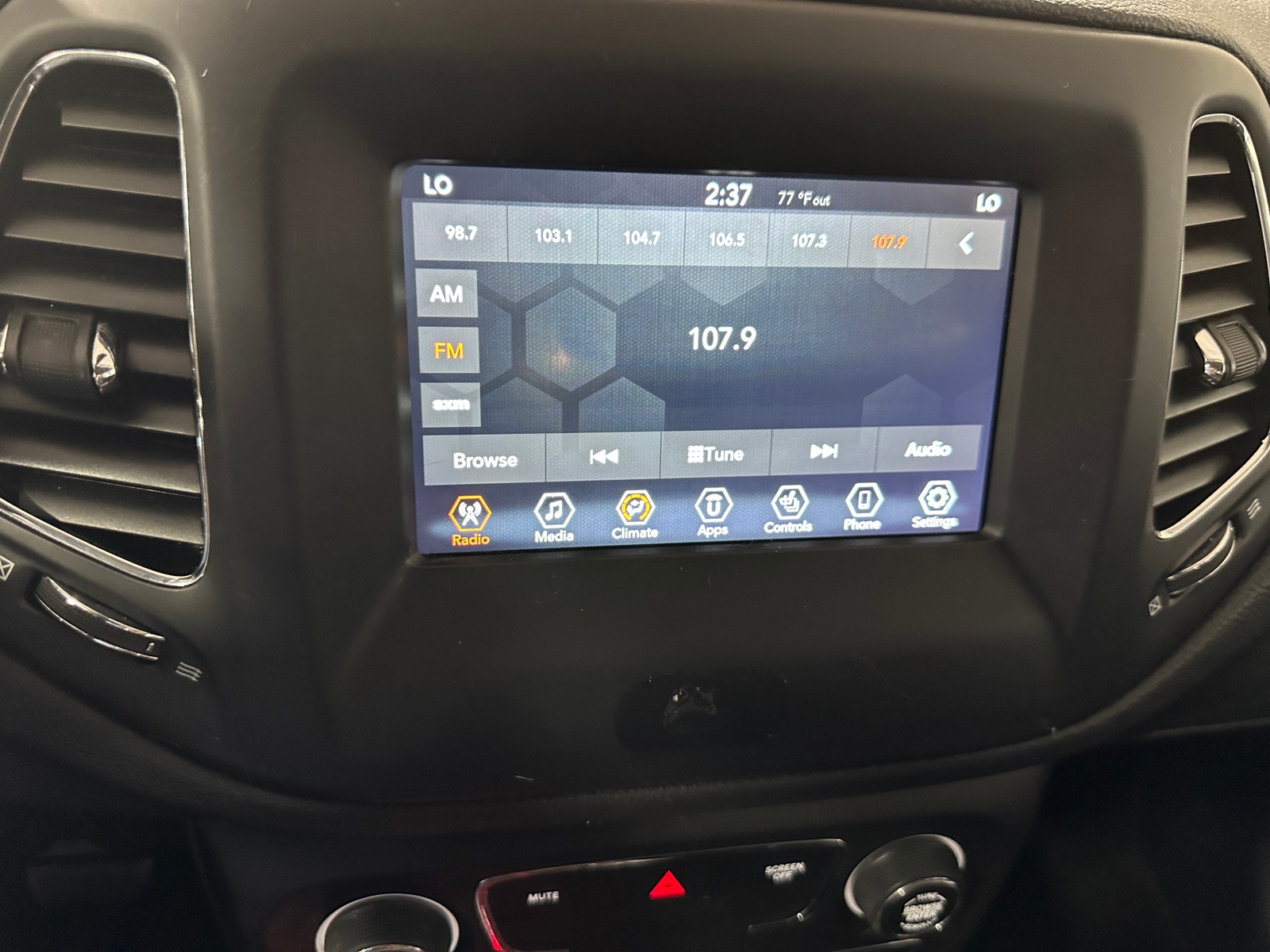 Thumbnail: 2019 Jeep Compass - 4