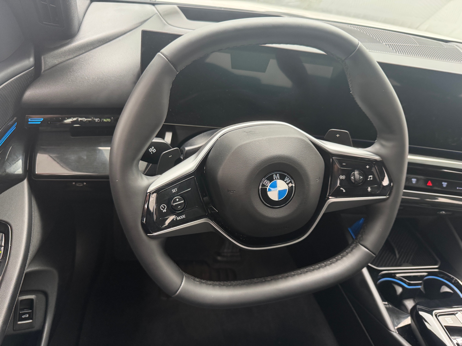 Thumbnail: 2026 BMW 5 Series - 5