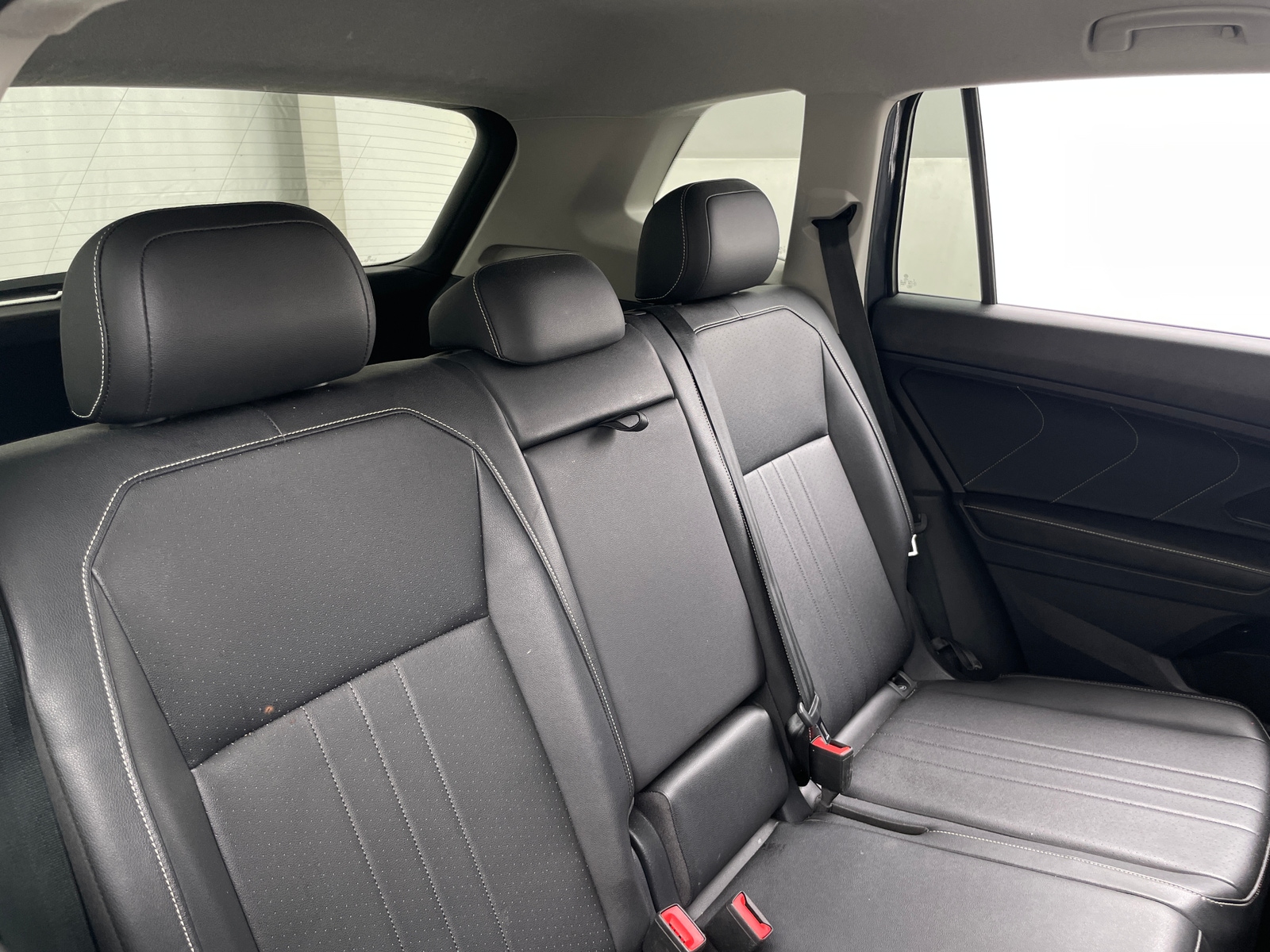 Thumbnail: 2023 Volkswagen Tiguan - 6