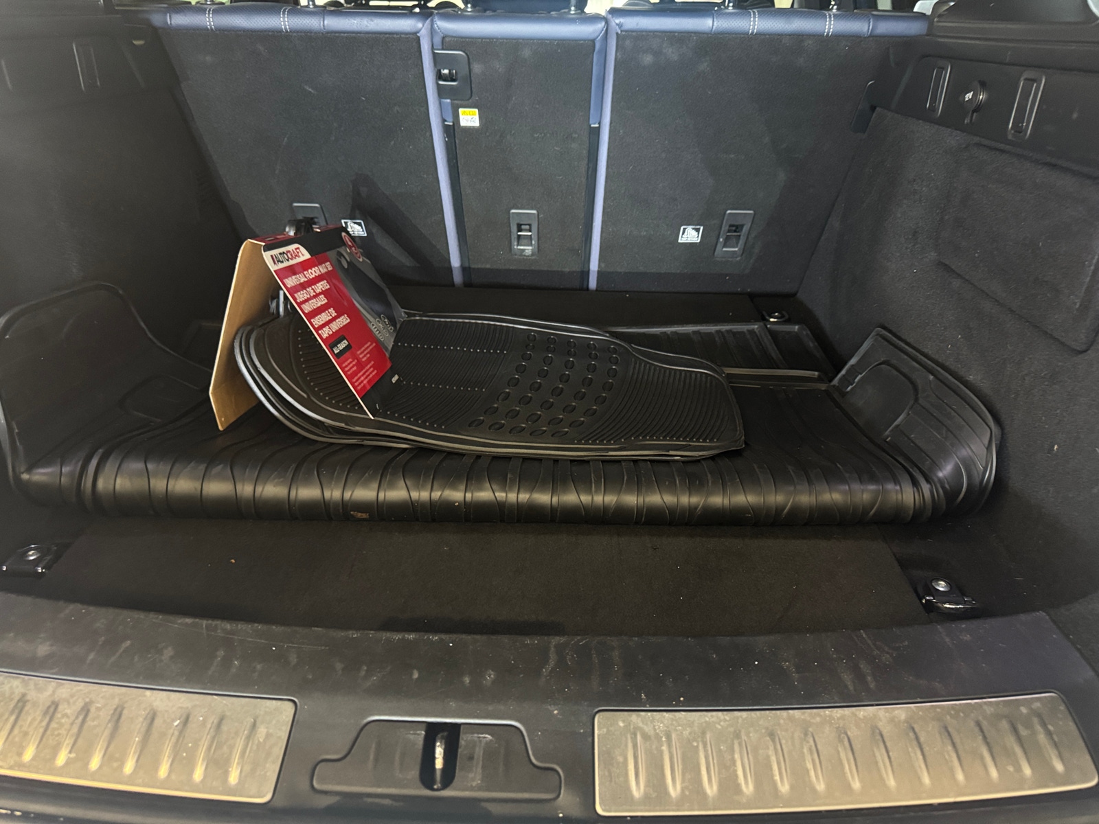 Thumbnail: 2019 Land Rover Range Rover Velar - 6