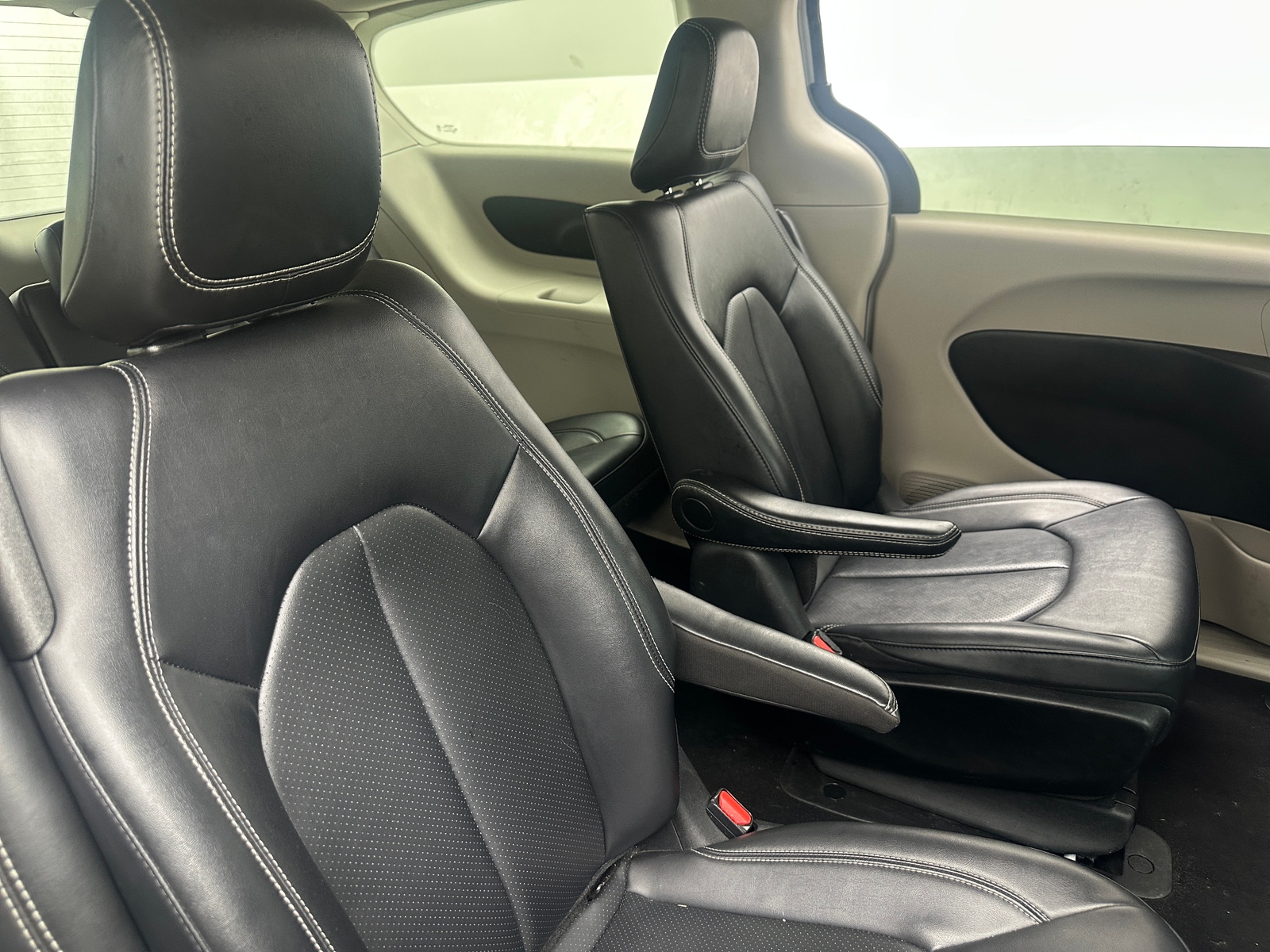 Thumbnail: 2024 Chrysler Pacifica - 5