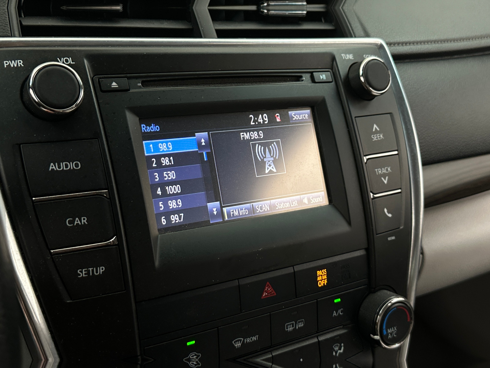 Thumbnail: 2015 Toyota Camry - 4