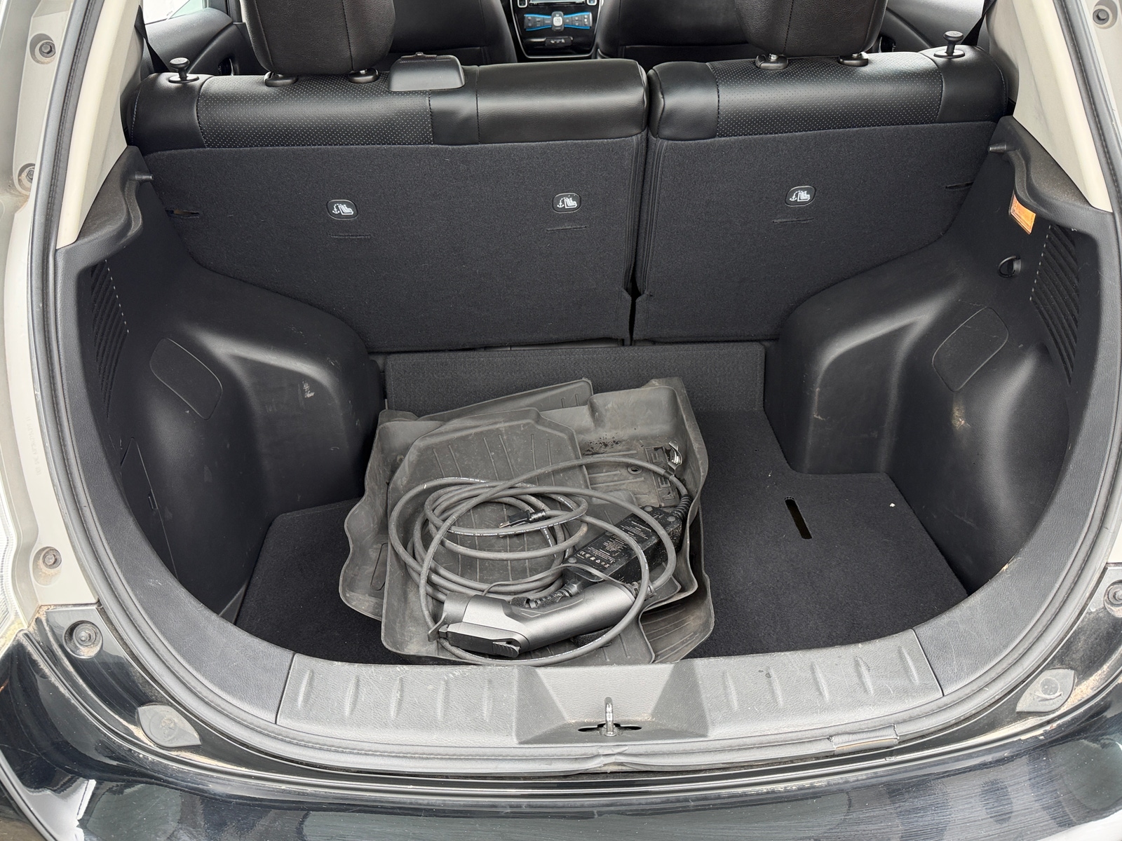 Thumbnail: 2015 Nissan Leaf - 6