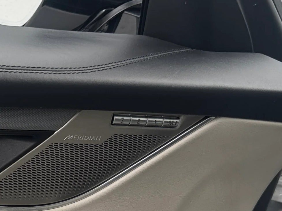 2022 Jaguar F-Pace SVR - Photo 12