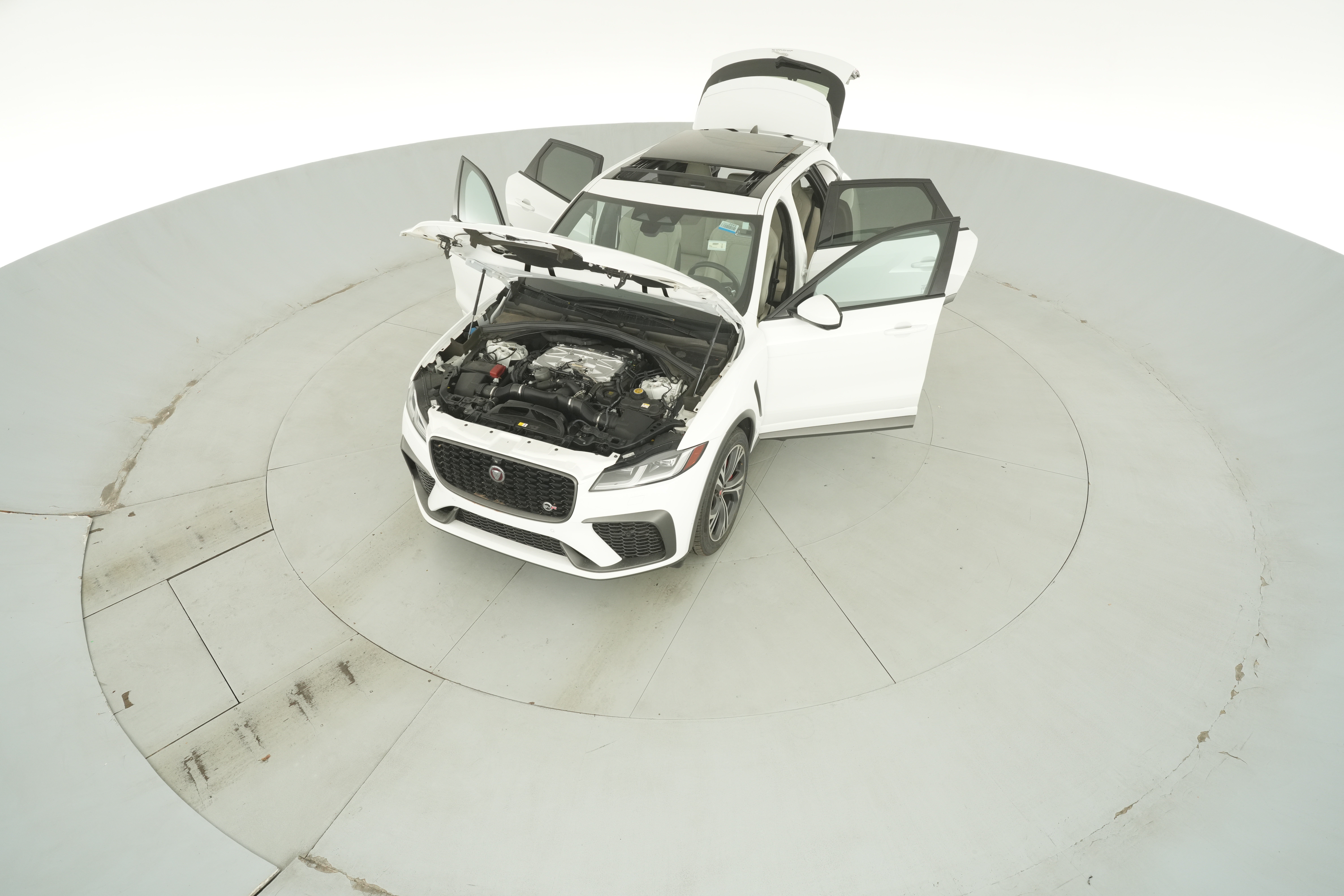 2022 Jaguar F-Pace SVR - Photo 49