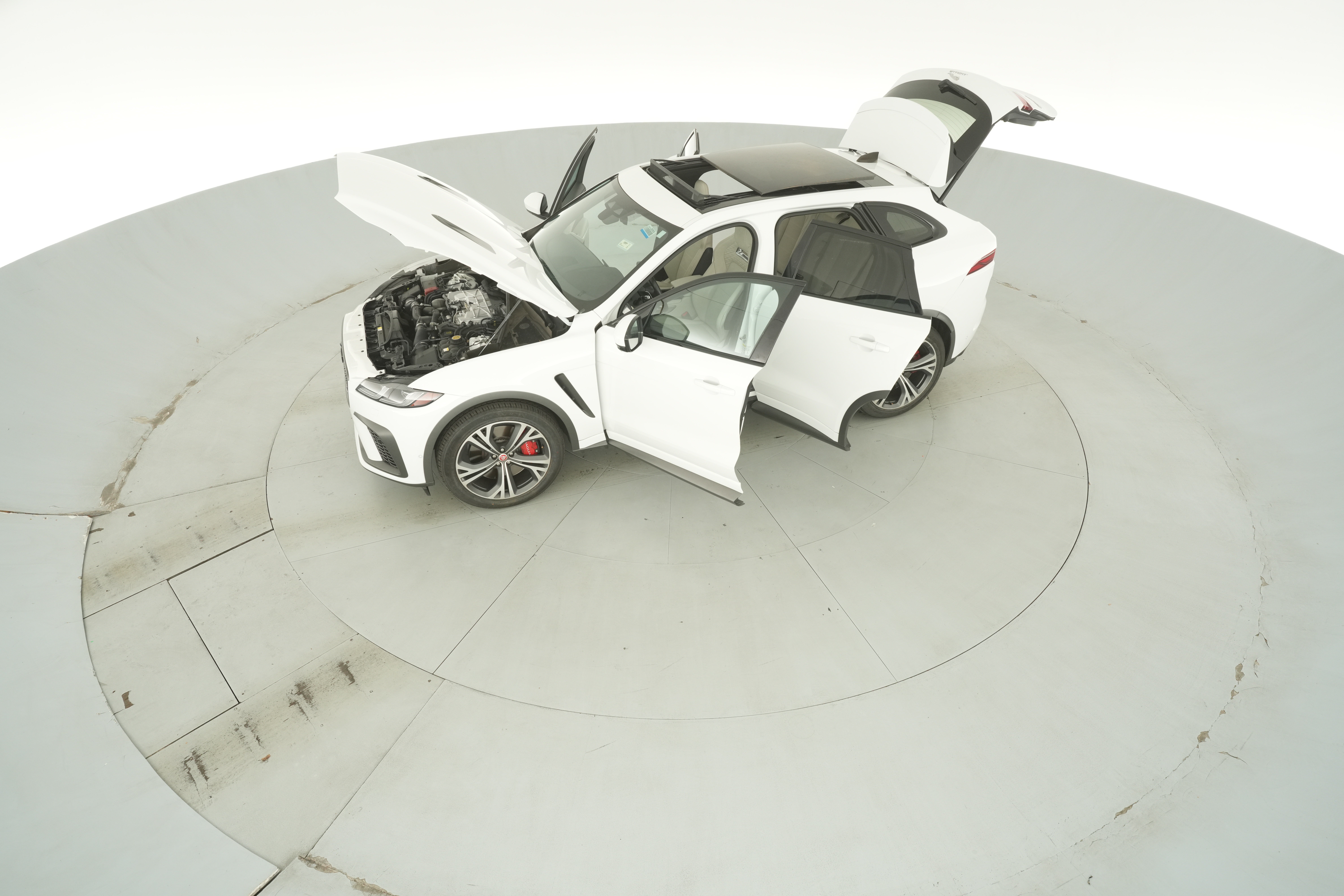 2022 Jaguar F-Pace SVR - Photo 51