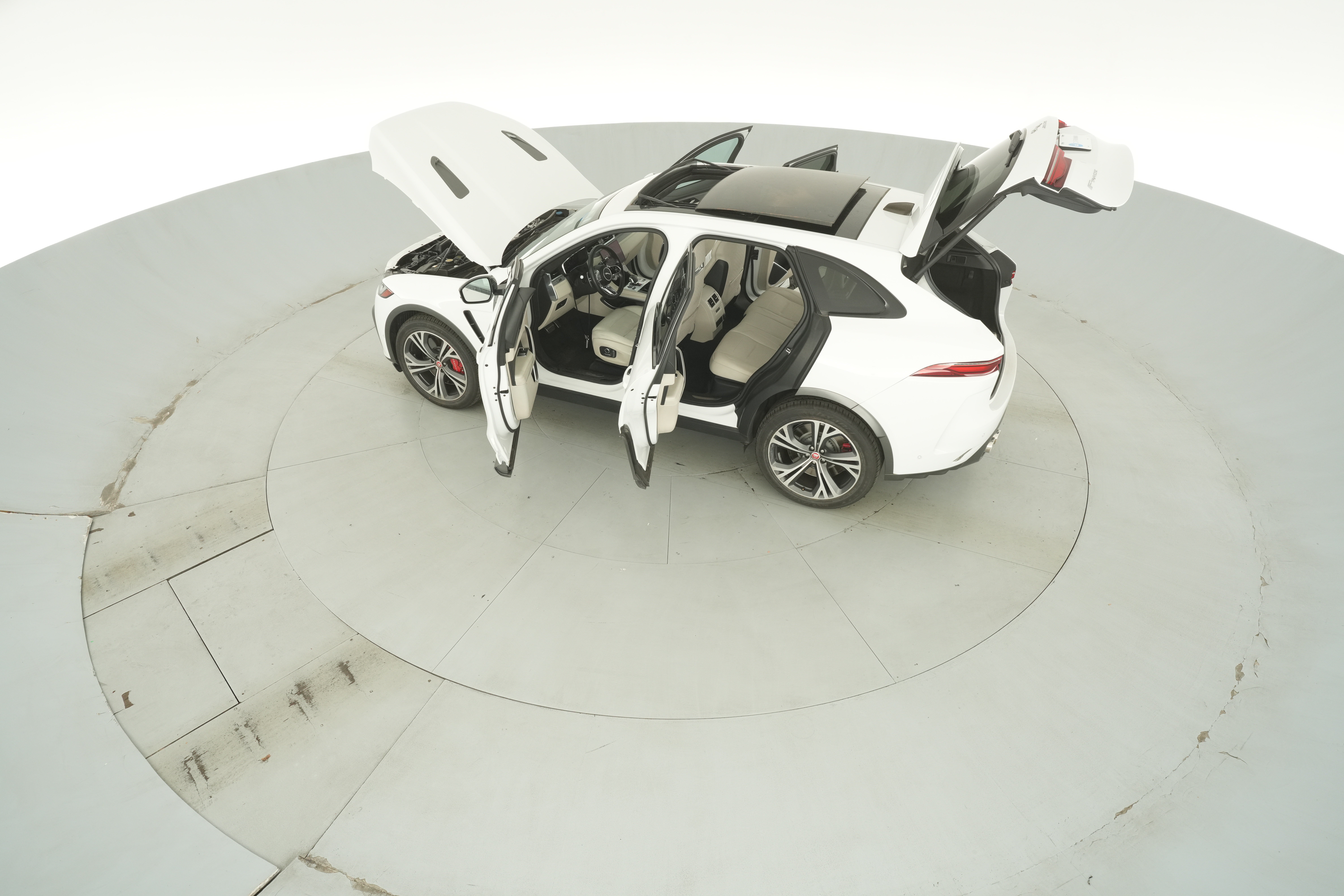 2022 Jaguar F-Pace SVR - Photo 53