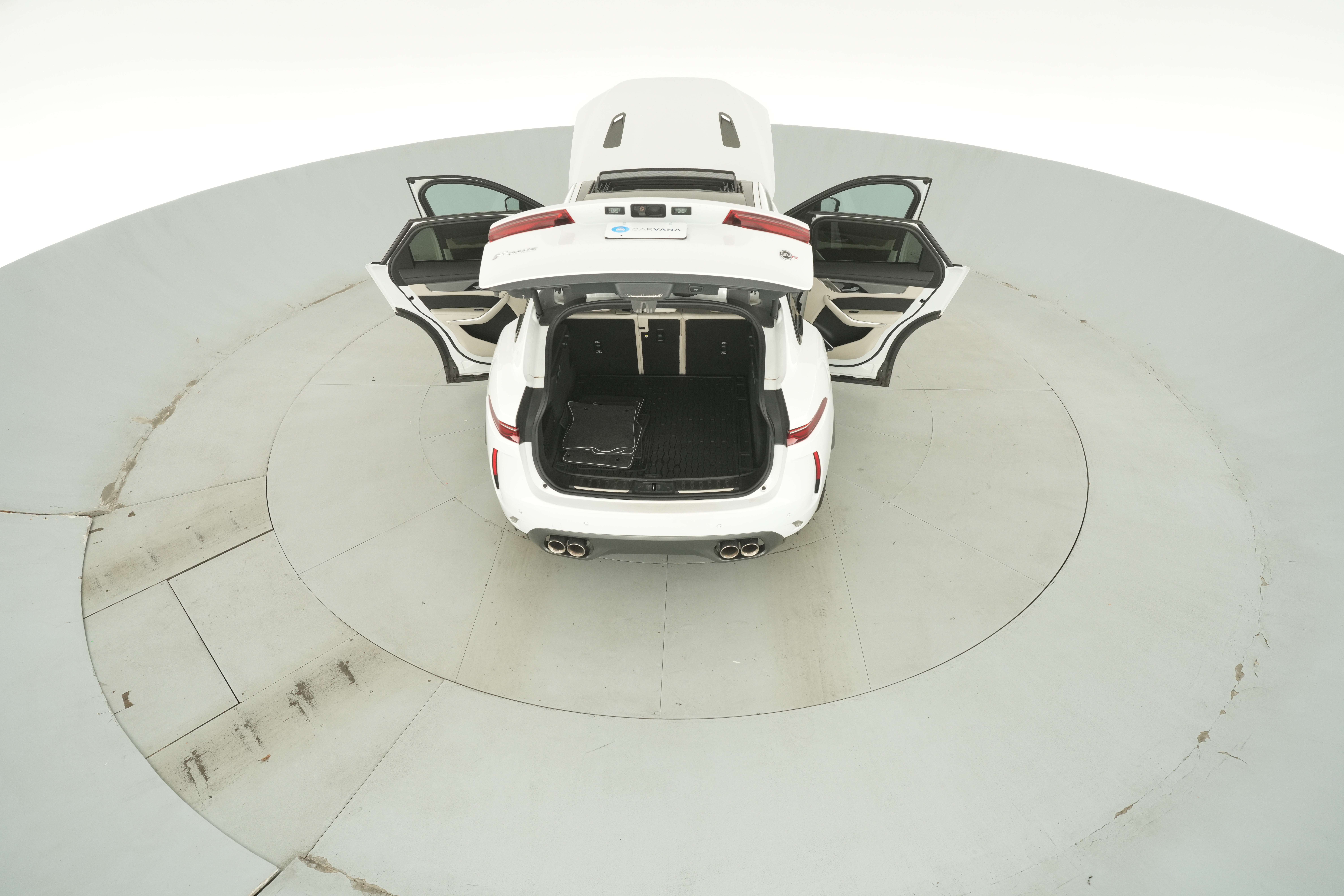 2022 Jaguar F-Pace SVR - Photo 56