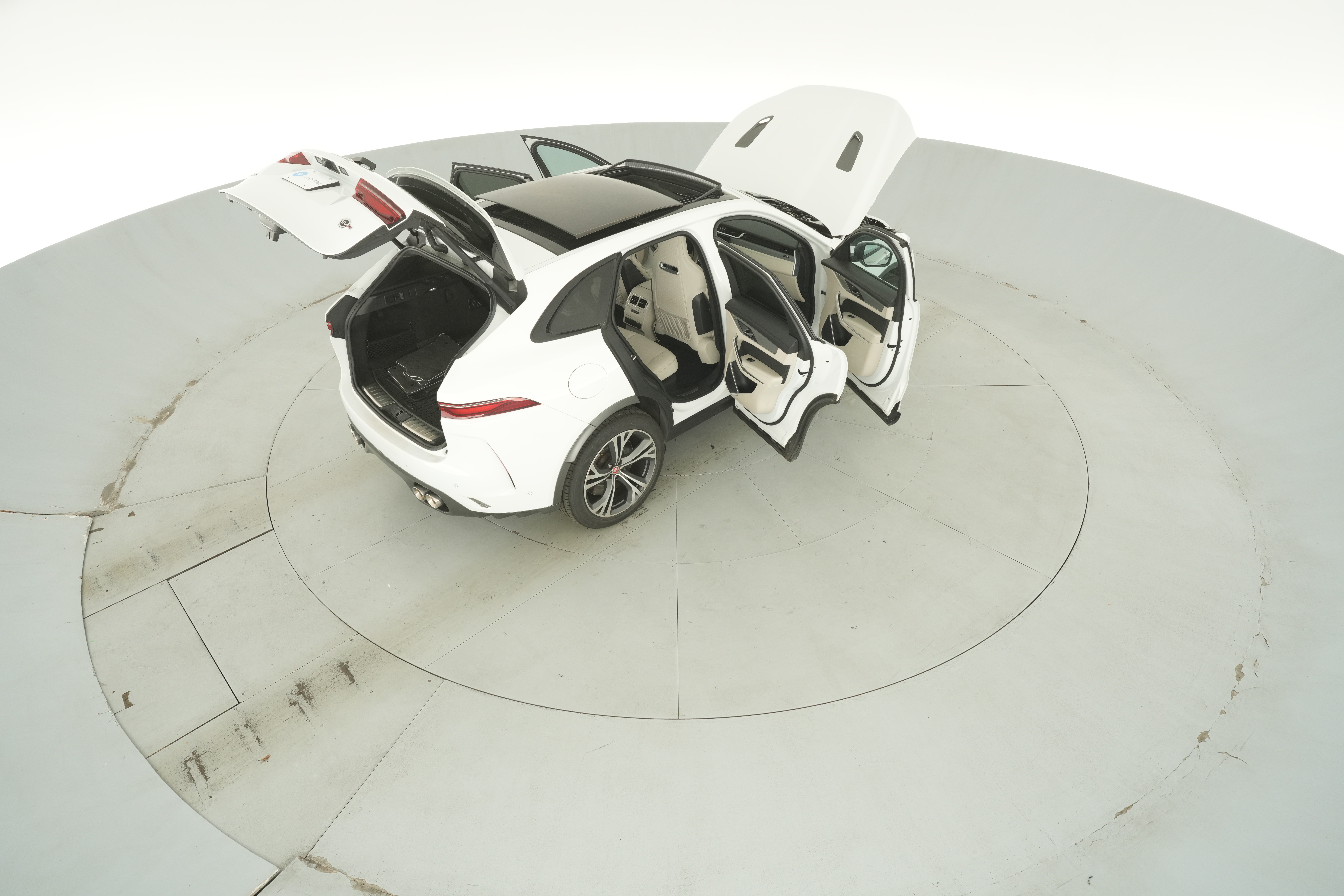 2022 Jaguar F-Pace SVR - Photo 58