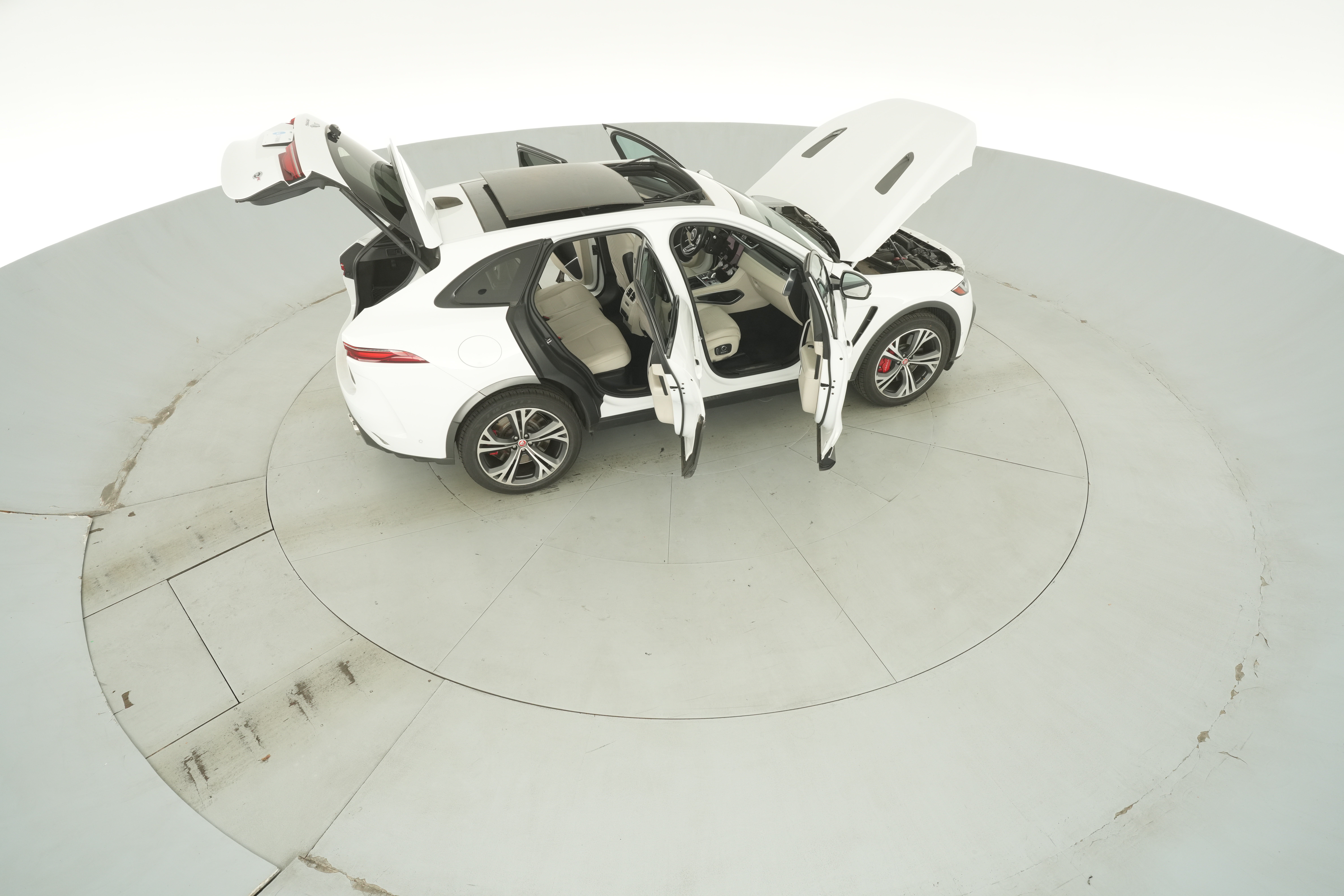 2022 Jaguar F-Pace SVR - Photo 59
