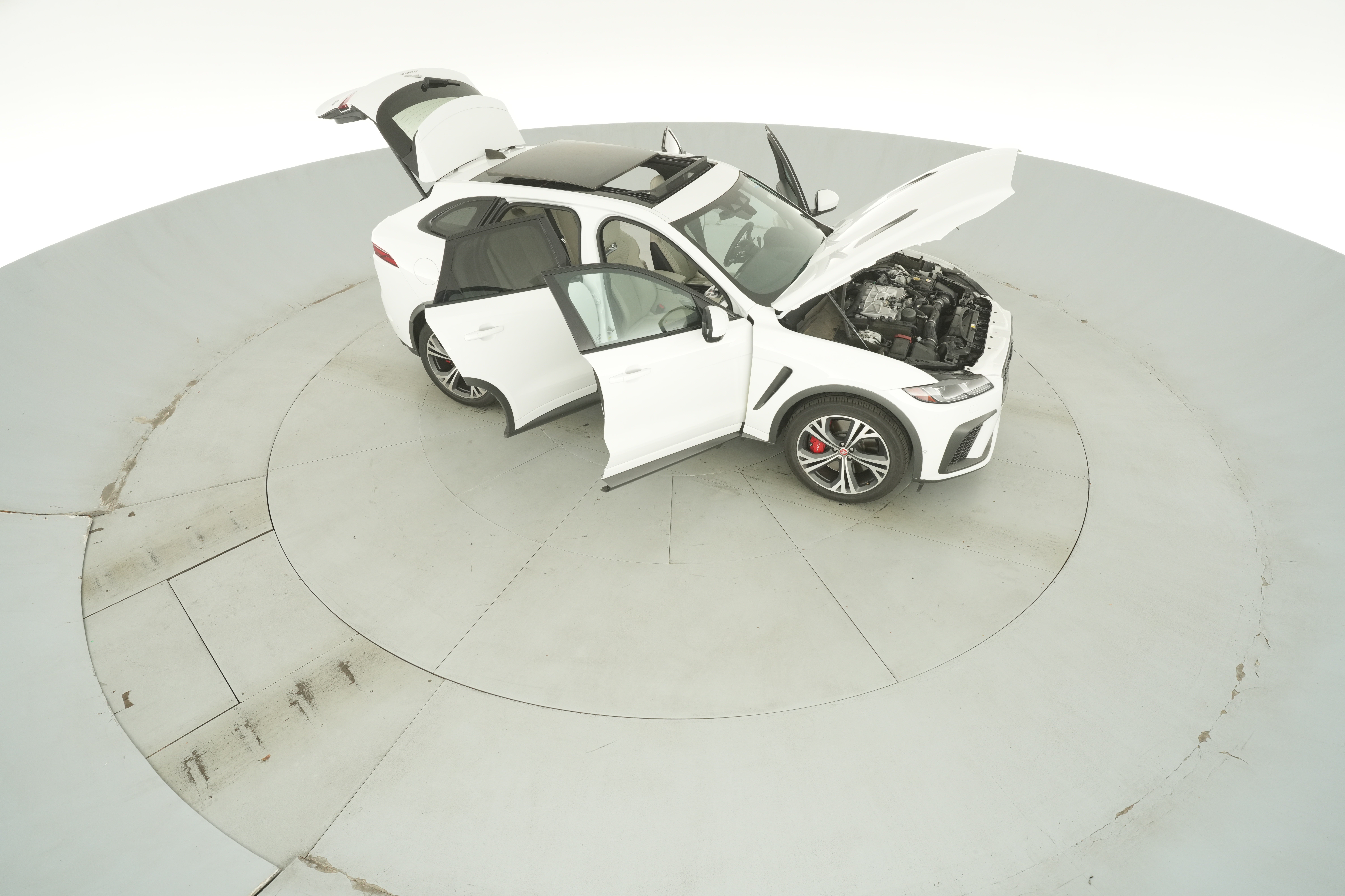 2022 Jaguar F-Pace SVR - Photo 61