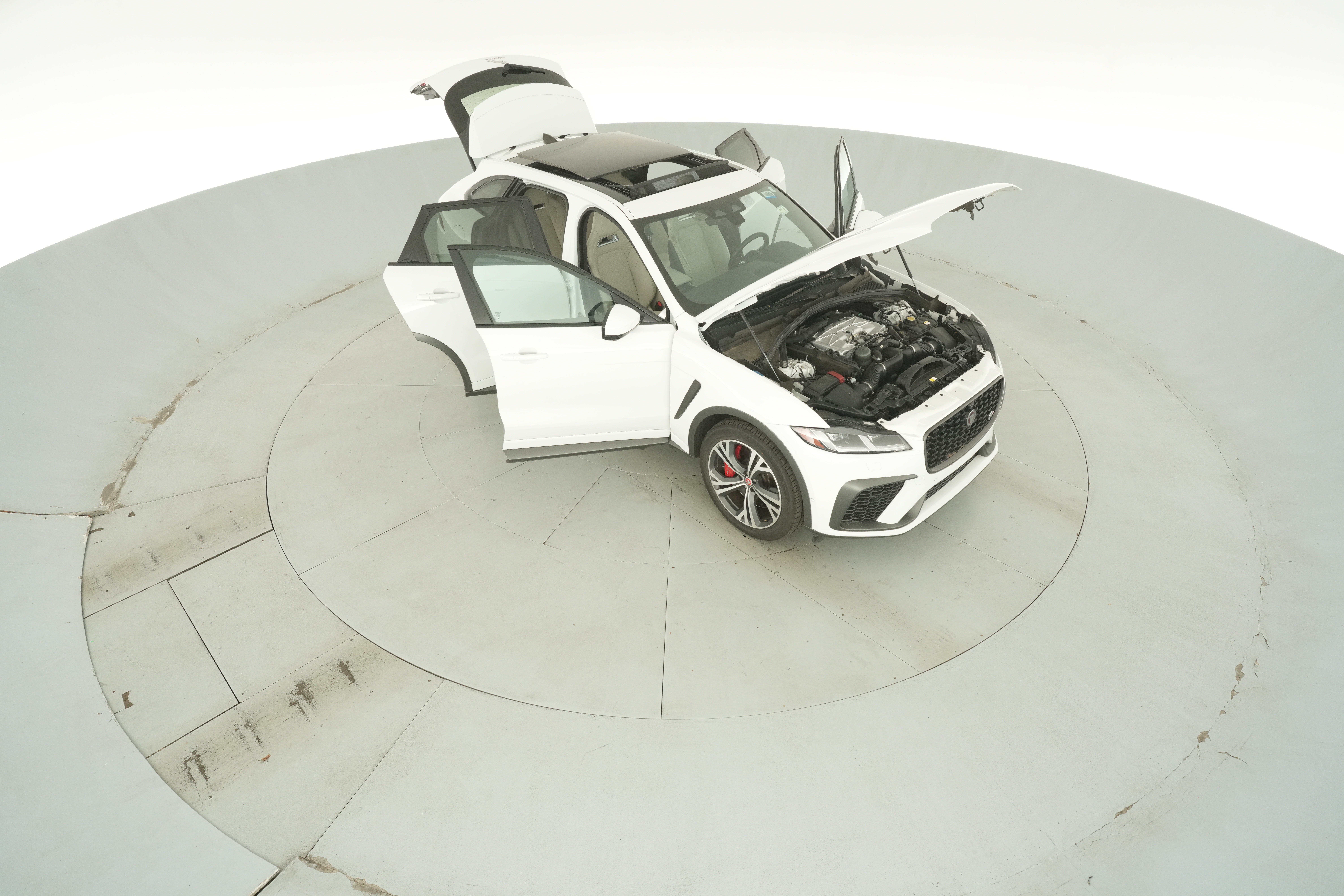 2022 Jaguar F-Pace SVR - Photo 62