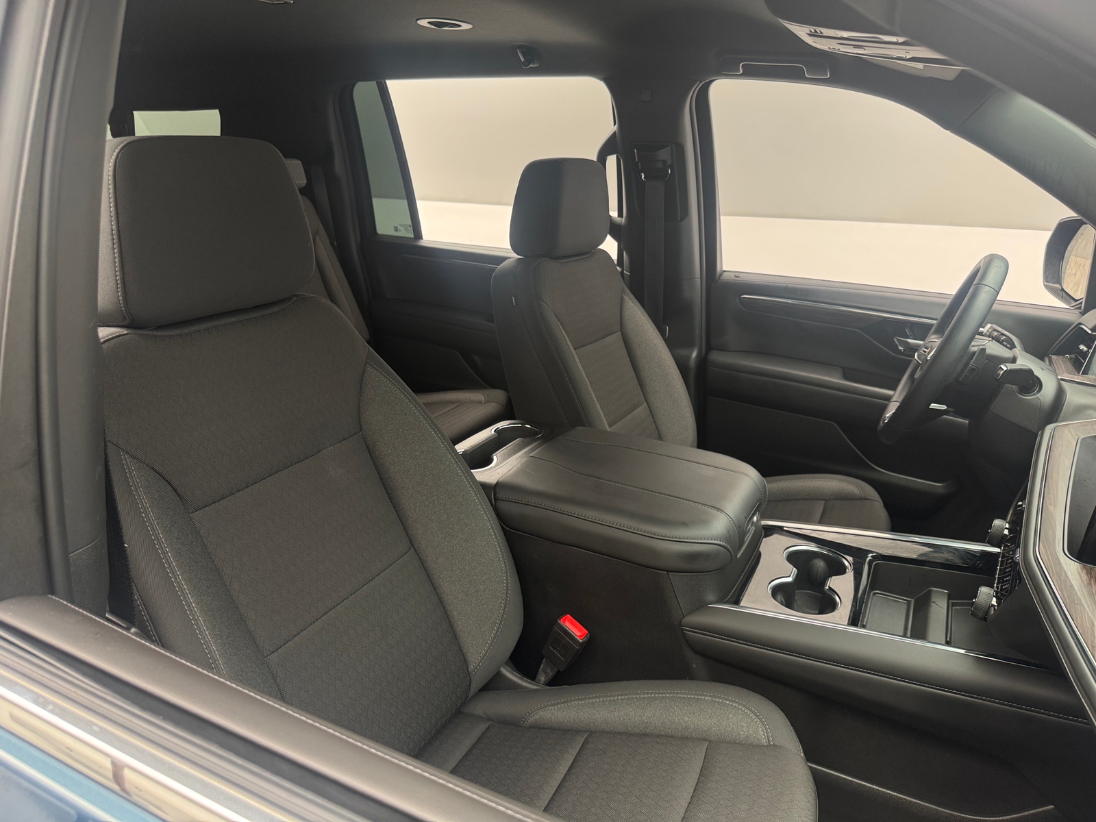 Thumbnail: 2025 Chevrolet Suburban - 2