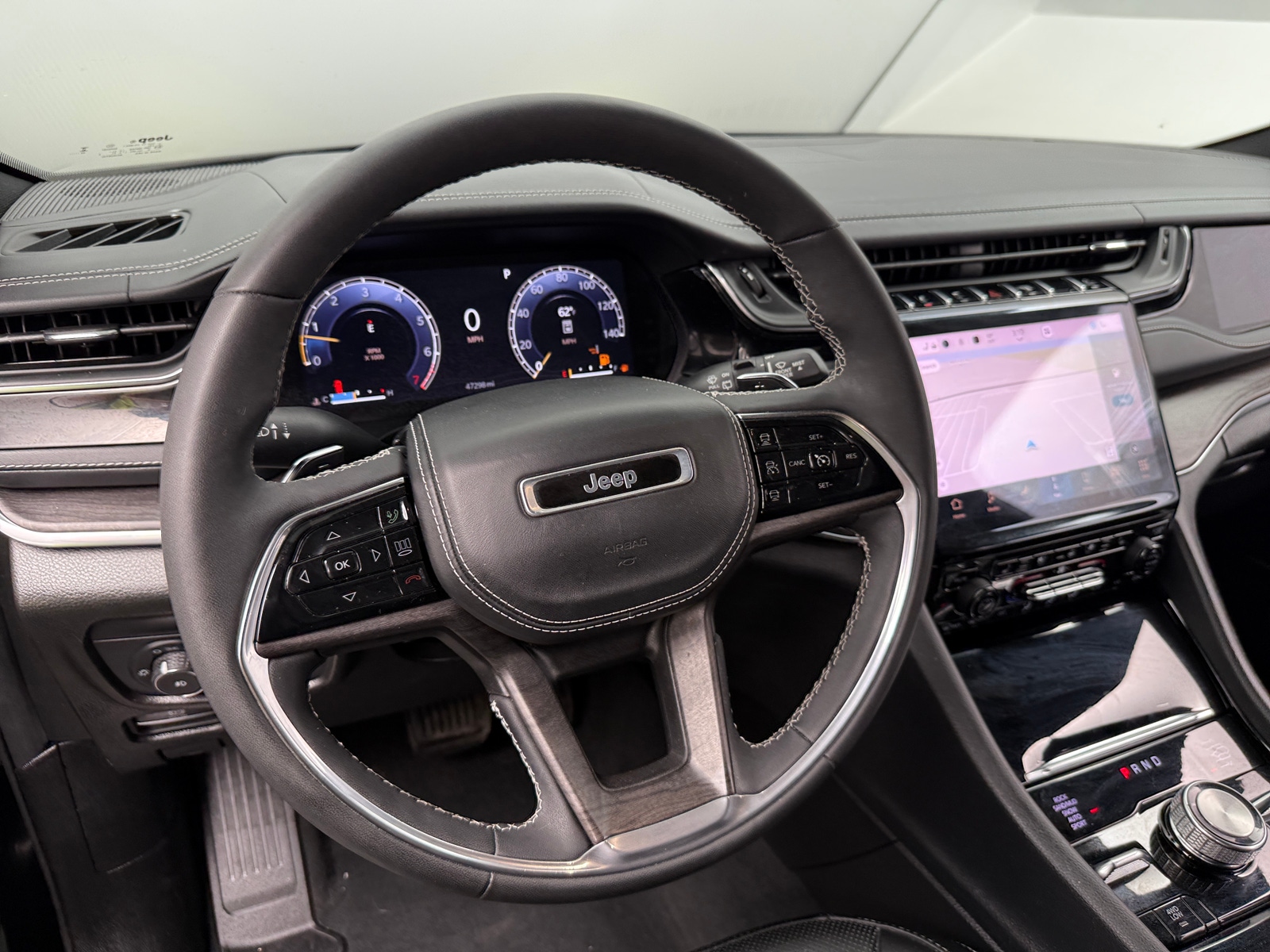 Thumbnail: 2023 Jeep Grand Cherokee L - 4