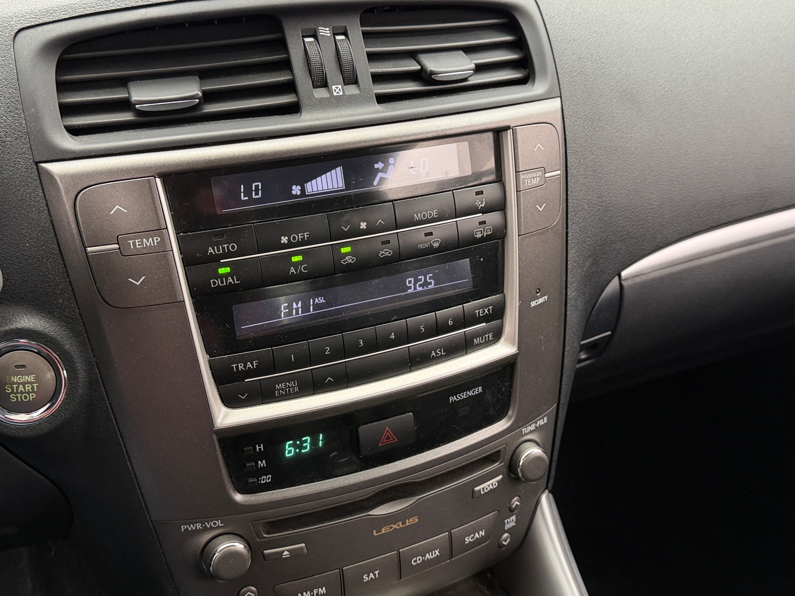 Thumbnail: 2011 Lexus IS - 3
