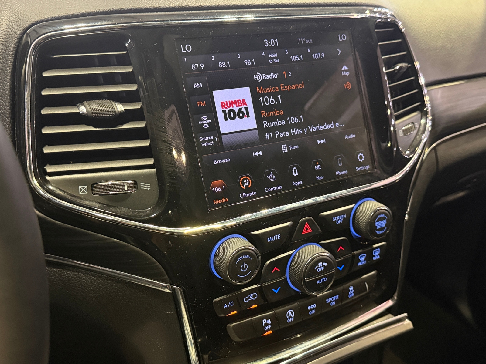Thumbnail: 2021 Jeep Grand Cherokee - 3