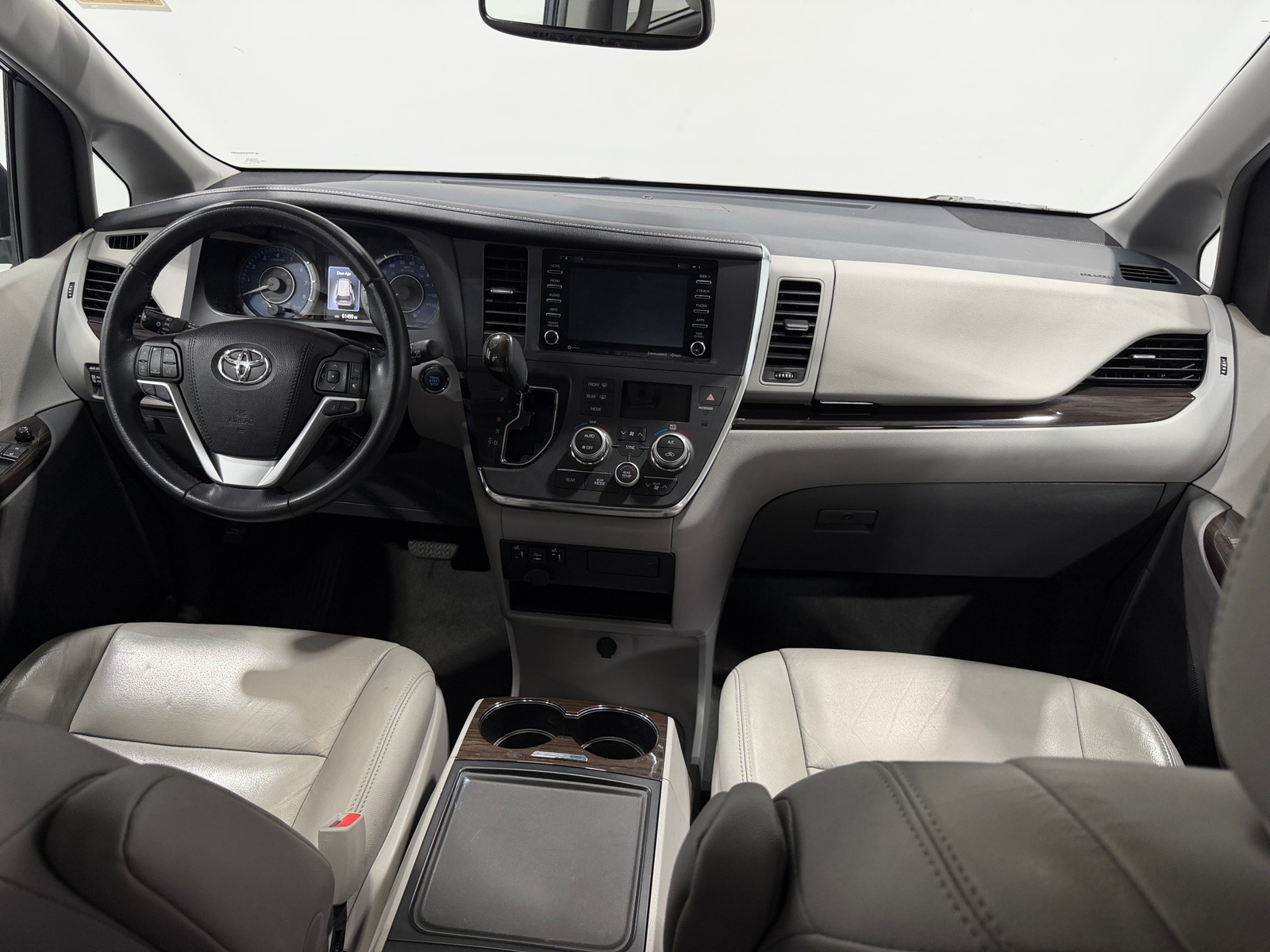 Thumbnail: 2018 Toyota Sienna - 2