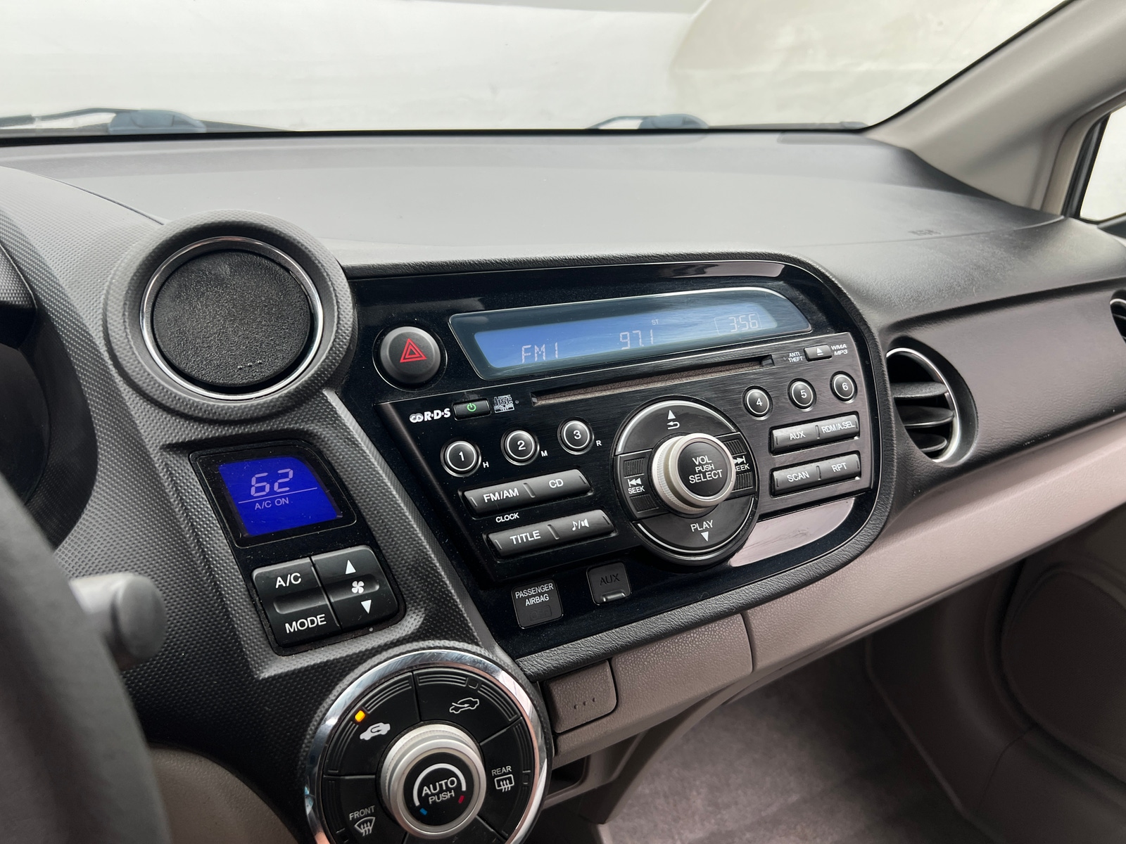 Thumbnail: 2011 Honda Insight - 4