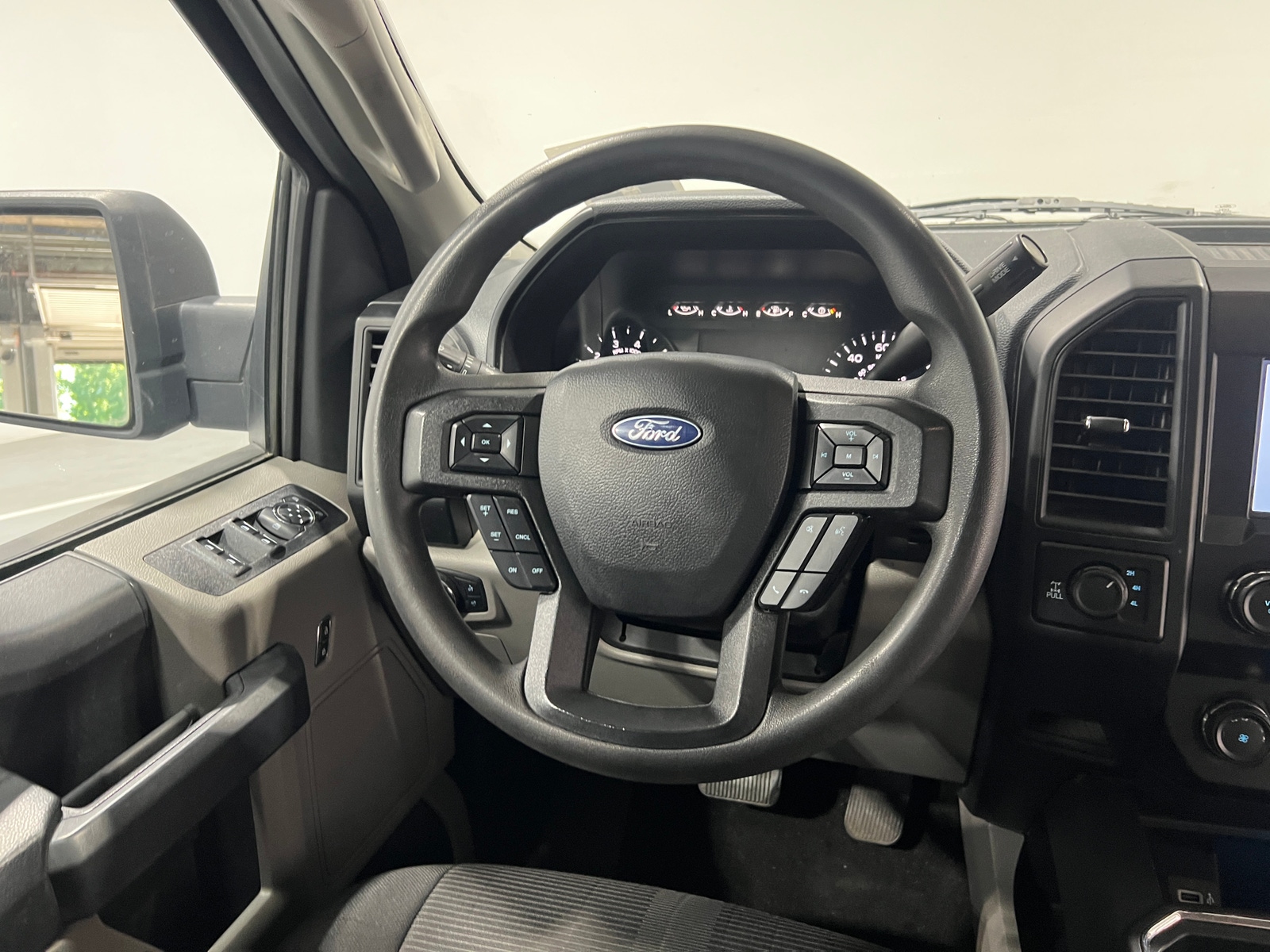 Thumbnail: 2020 Ford Econoline - 5