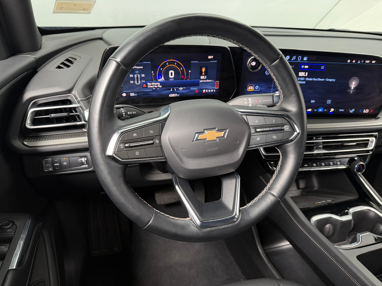 Thumbnail: 2025 Chevrolet Traverse - 4