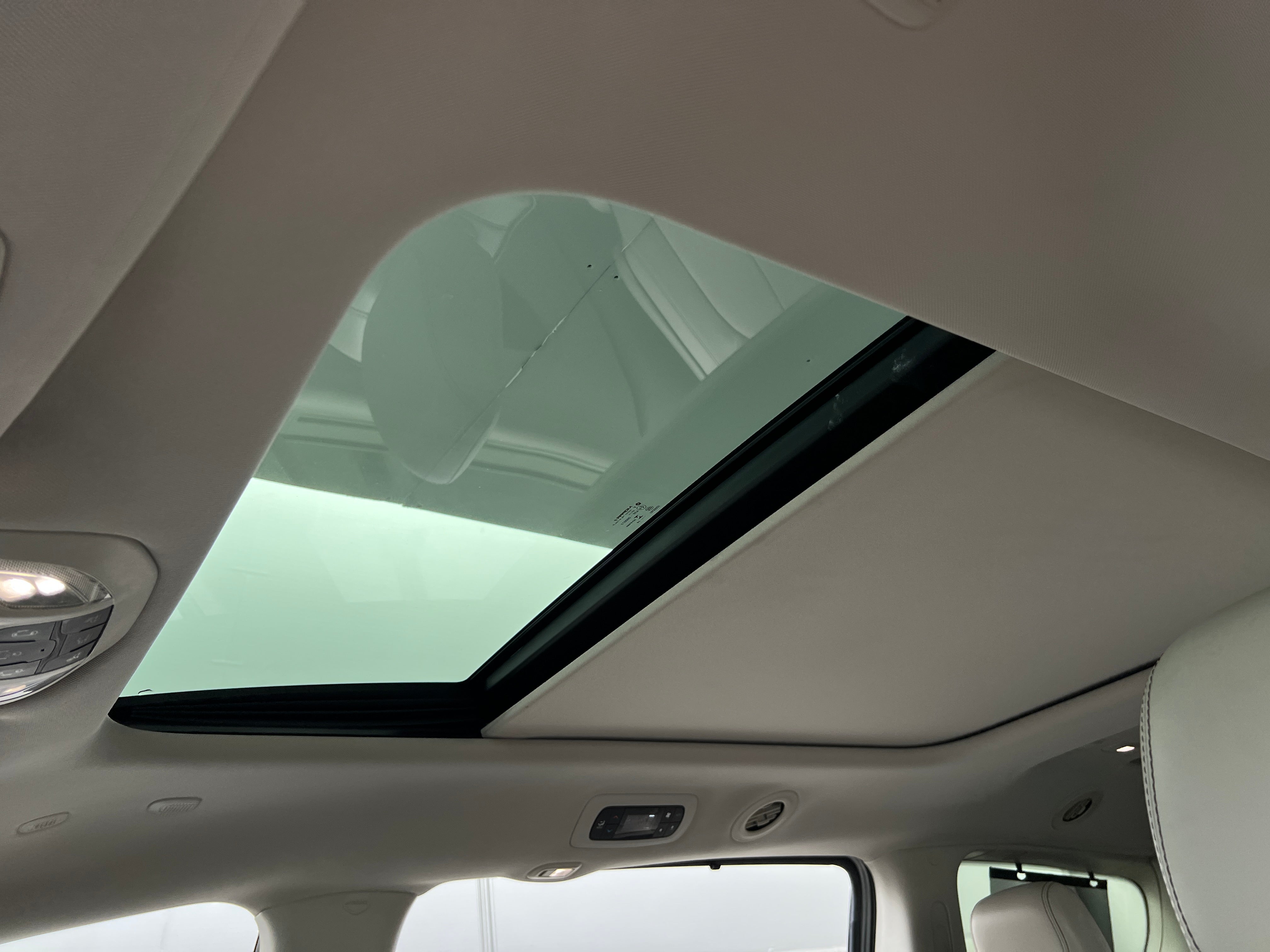 2020 Chrysler Pacifica Limited - Photo 3
