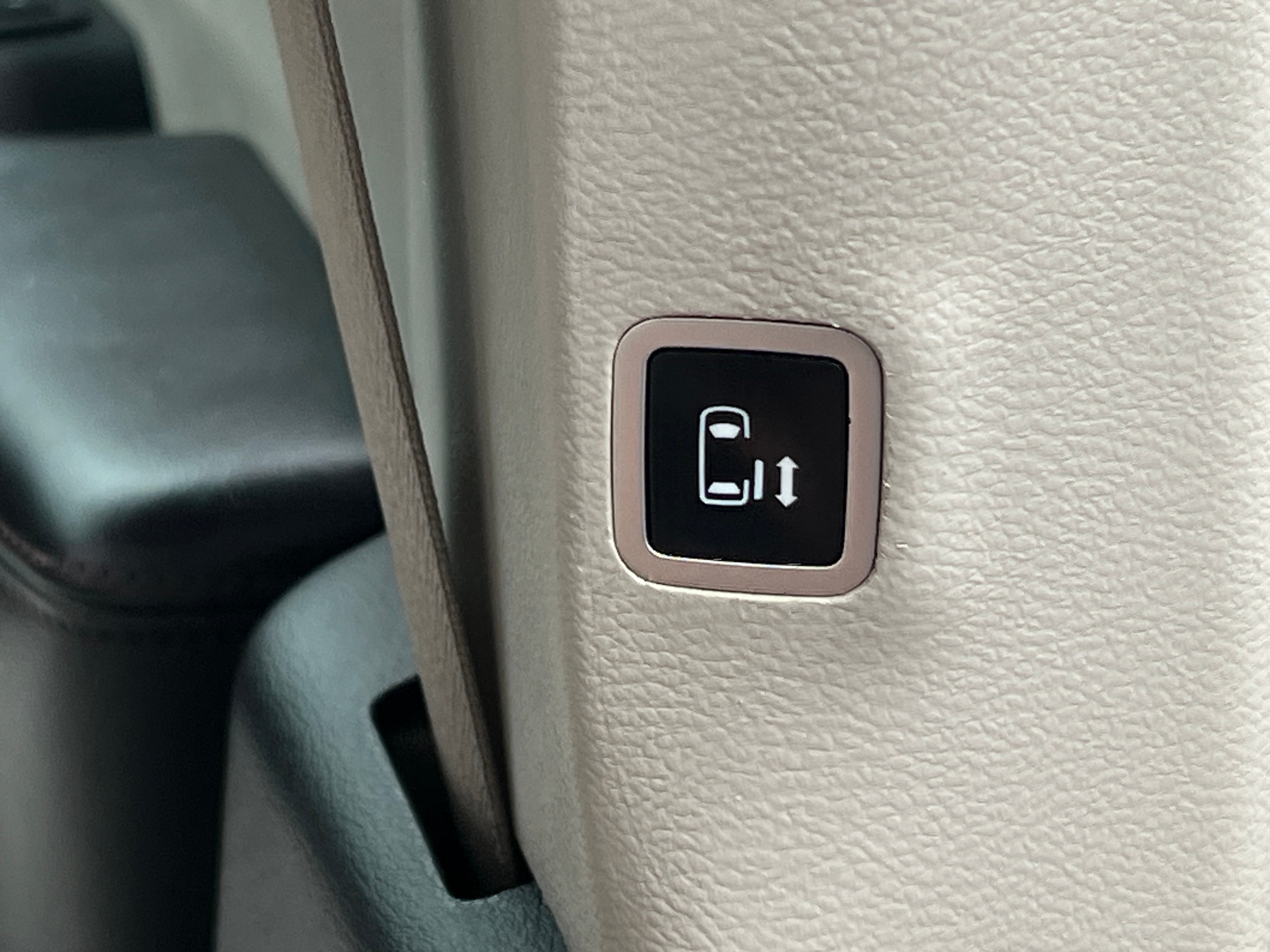 2020 Chrysler Pacifica Limited - Photo 8