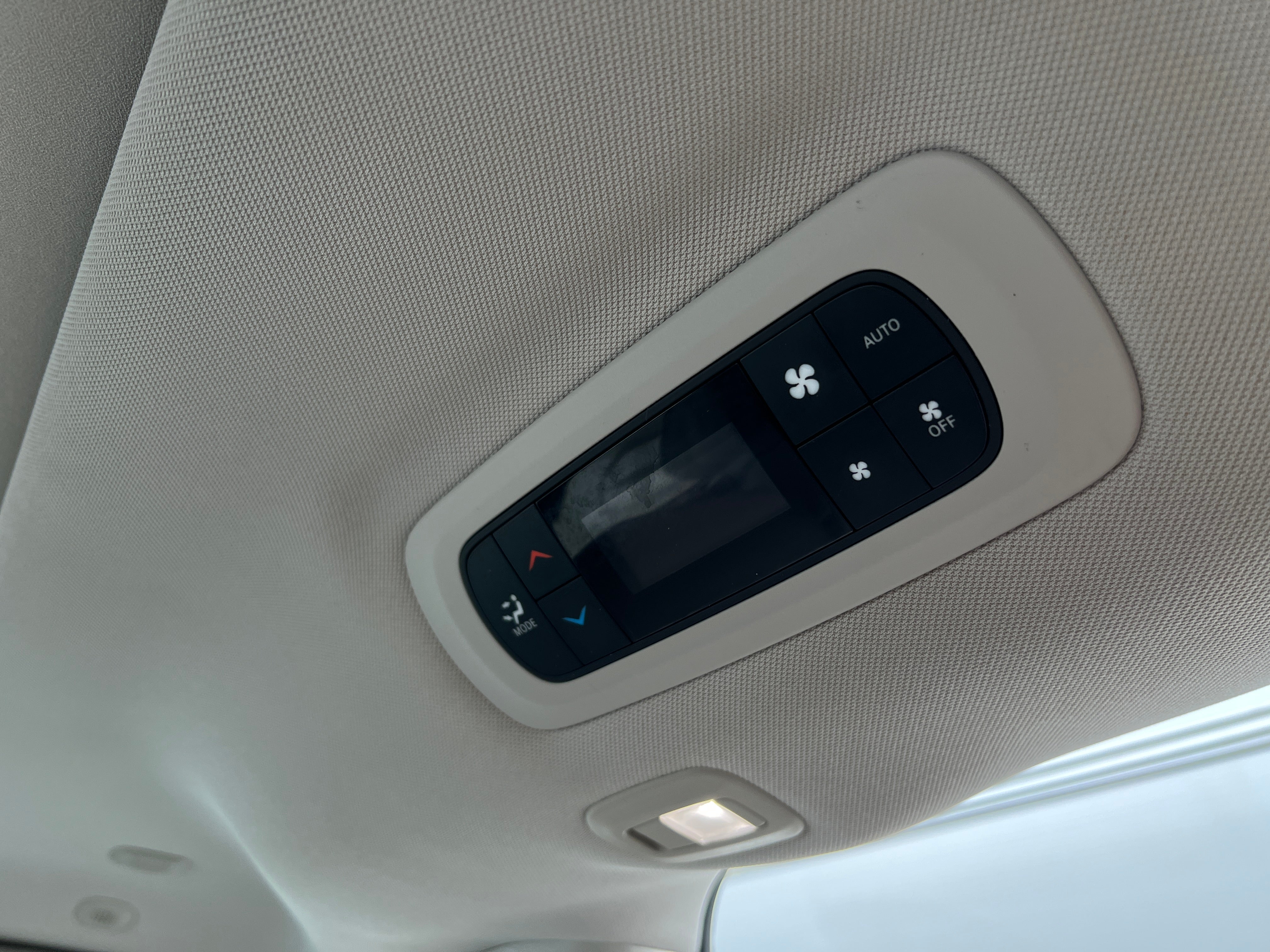 2020 Chrysler Pacifica Limited - Photo 9